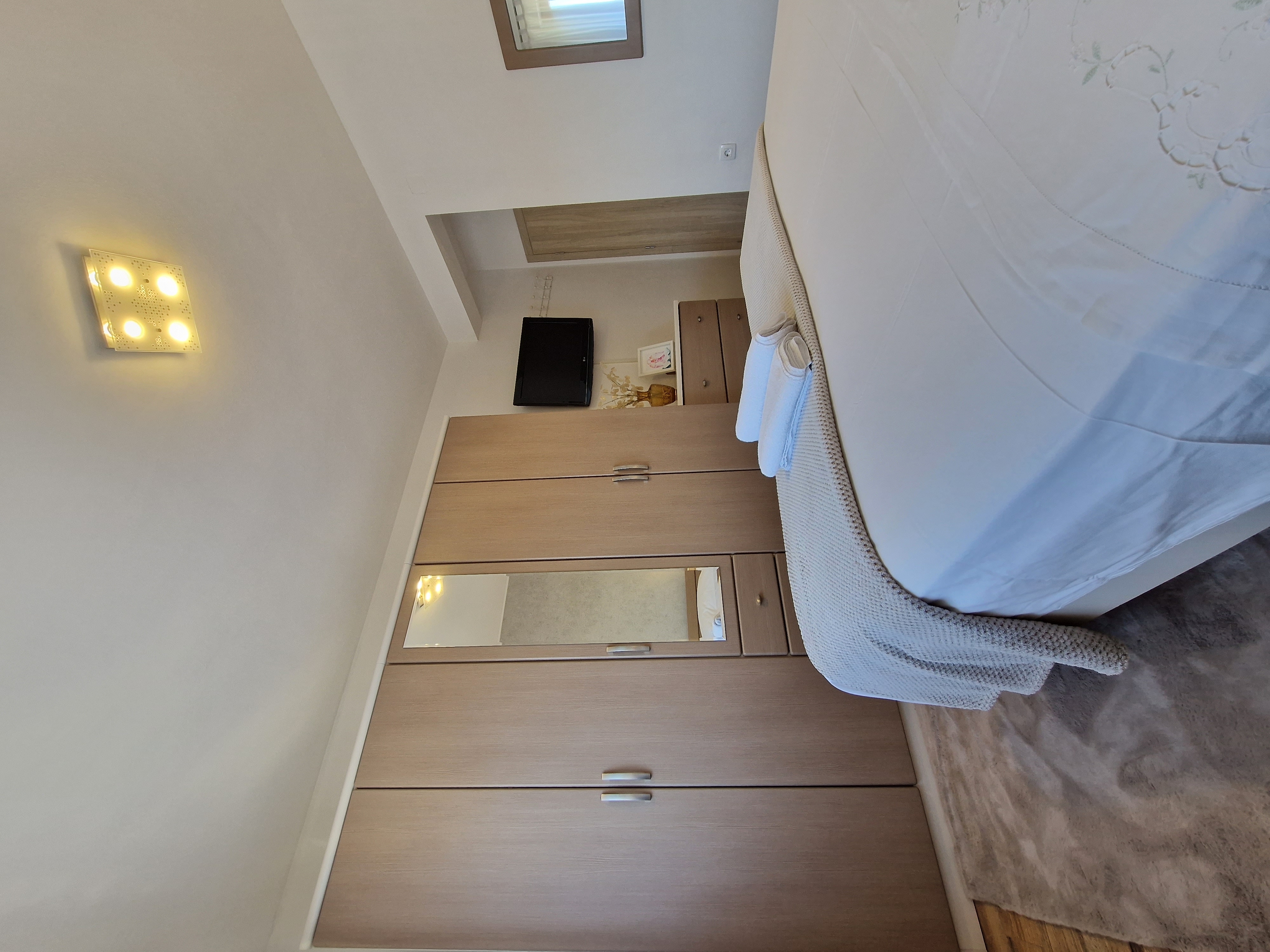 Three bedroom apartment with terrace and sea view Trogir  A-a