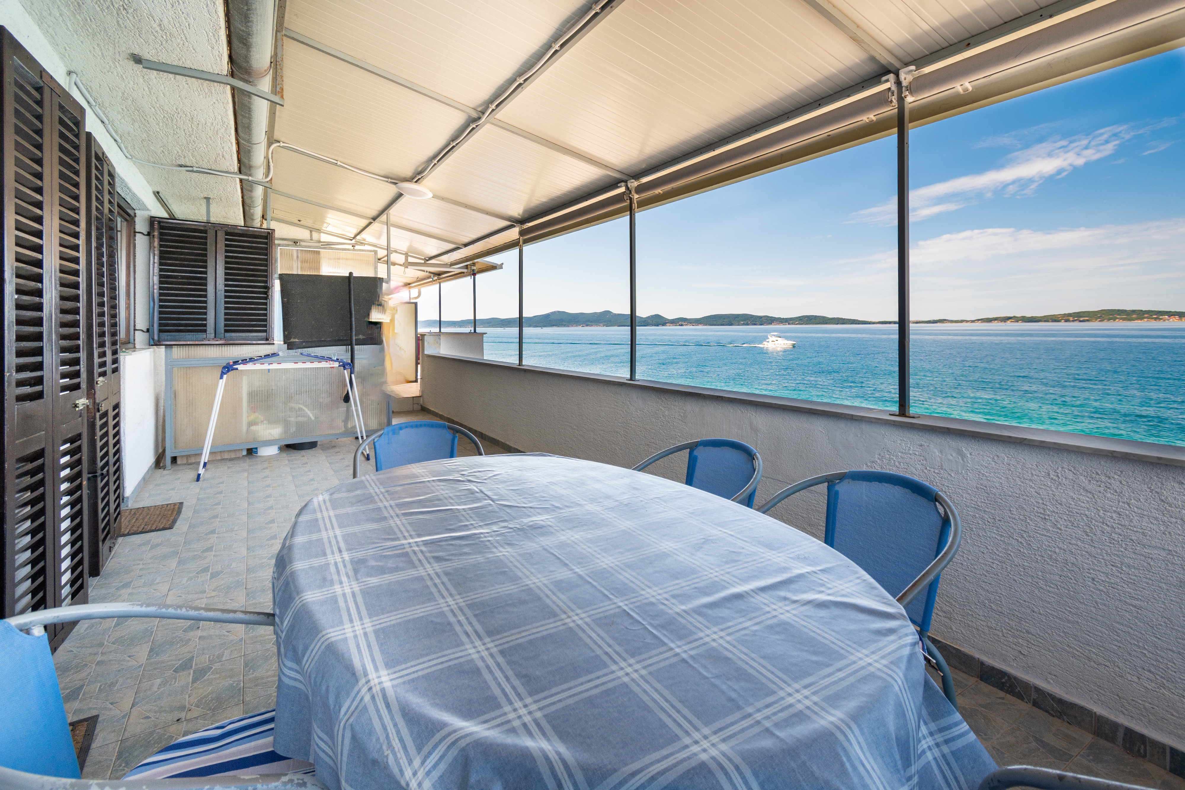 One bedroom apartment near beach Bibinje, Zadar  A-a