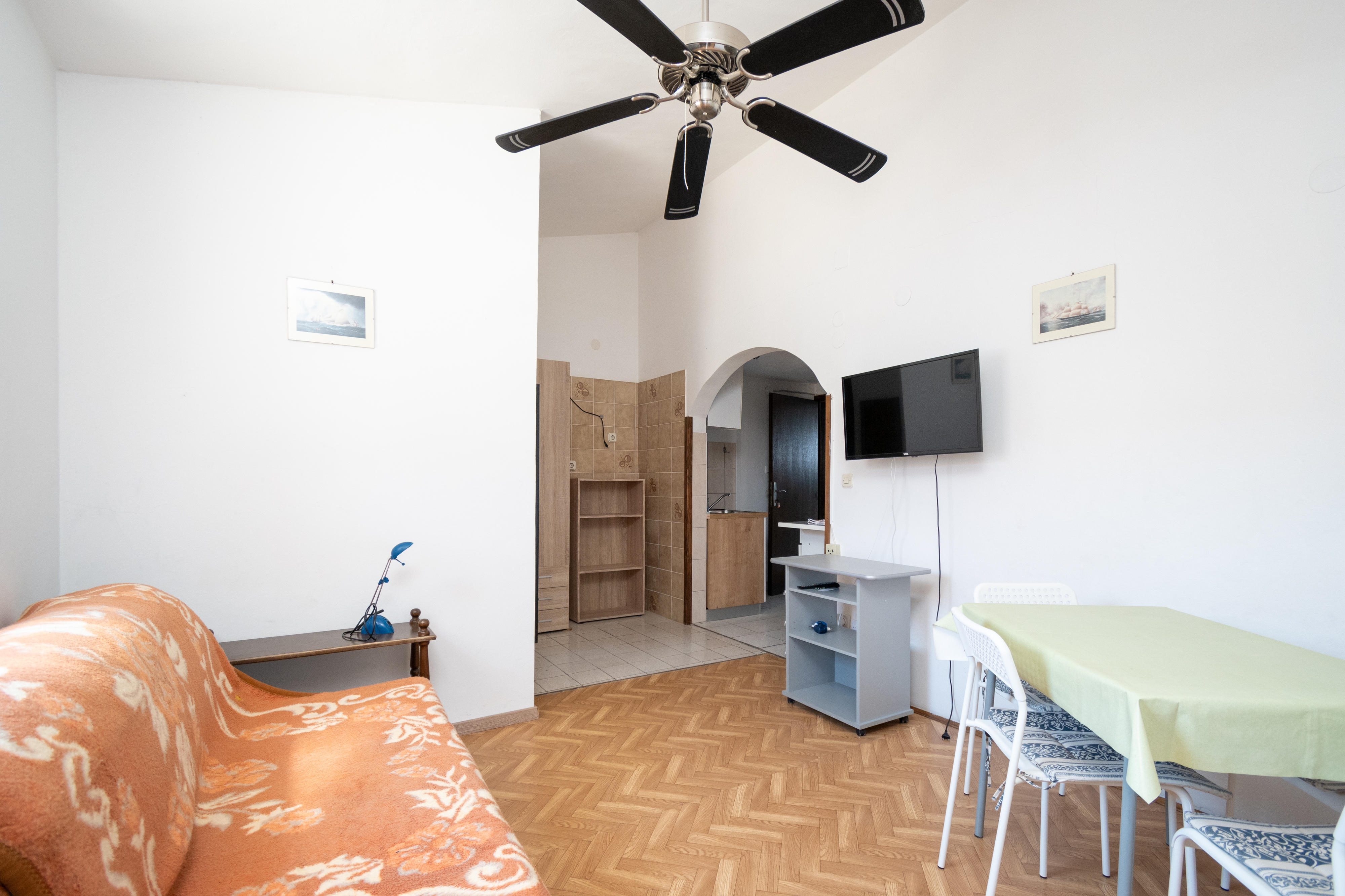 One bedroom apartment near beach Bibinje, Zadar (A-22508-b)