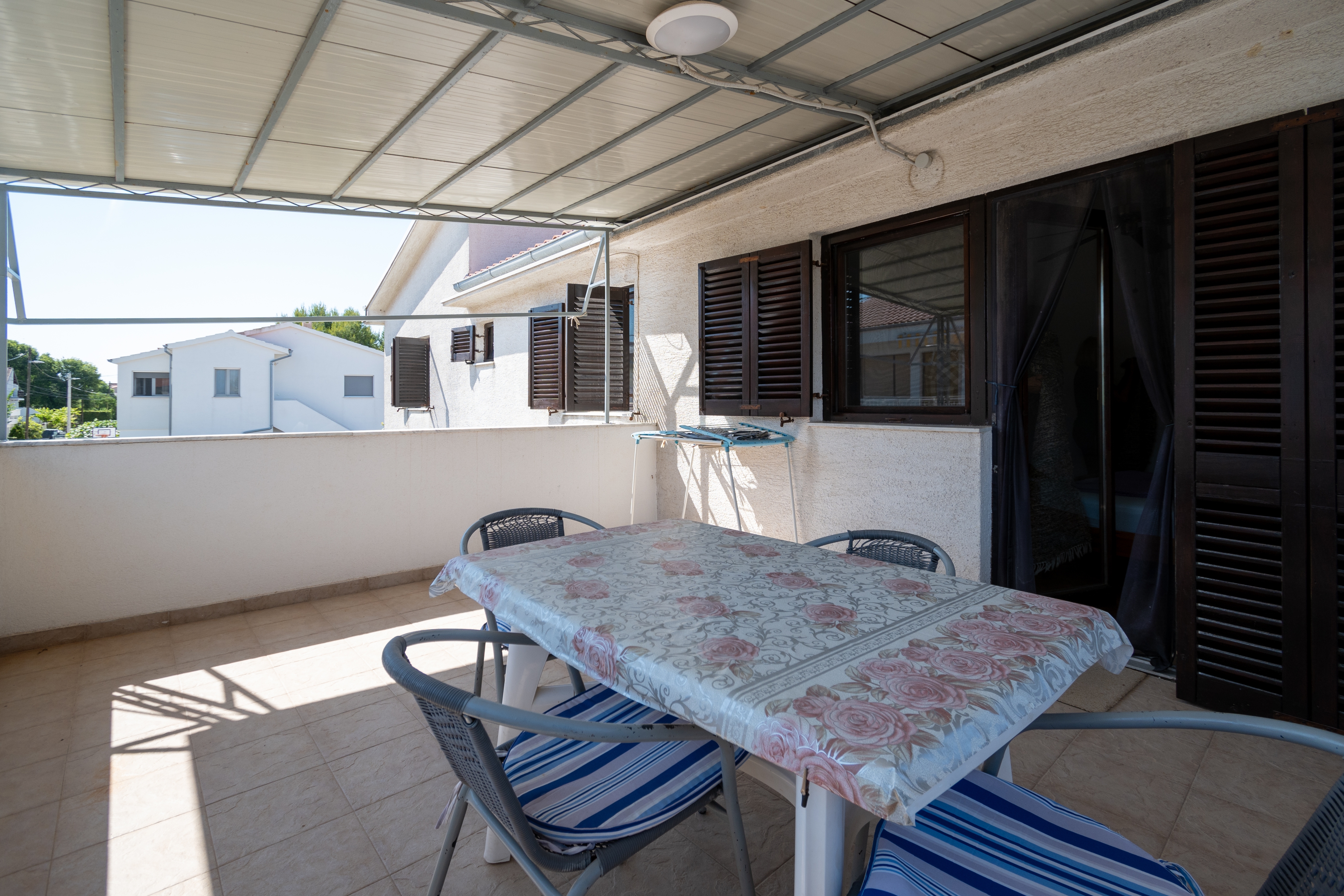 One bedroom apartment near beach Bibinje, Zadar  A-b