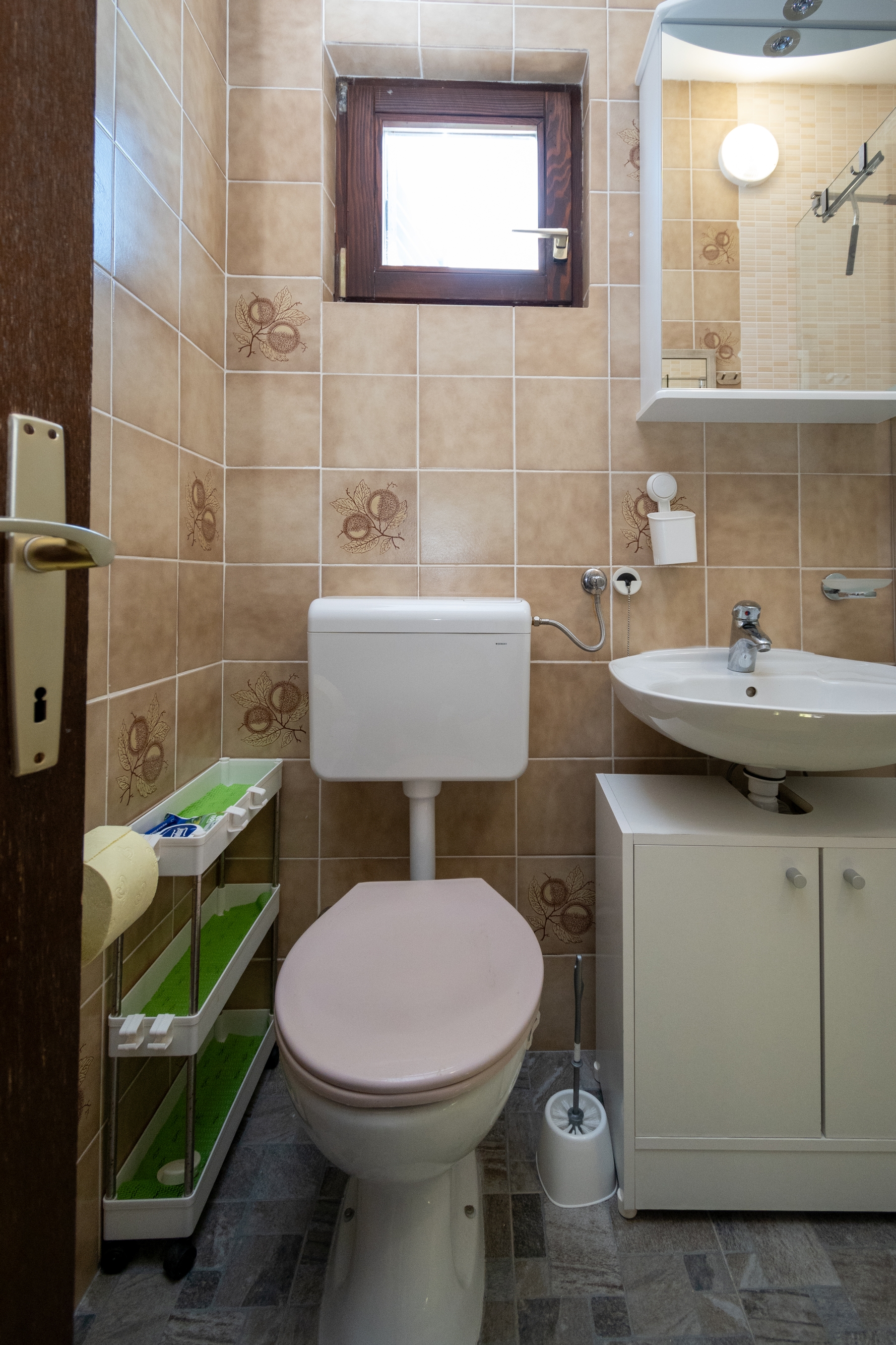 One bedroom apartment near beach Bibinje, Zadar  A-c
