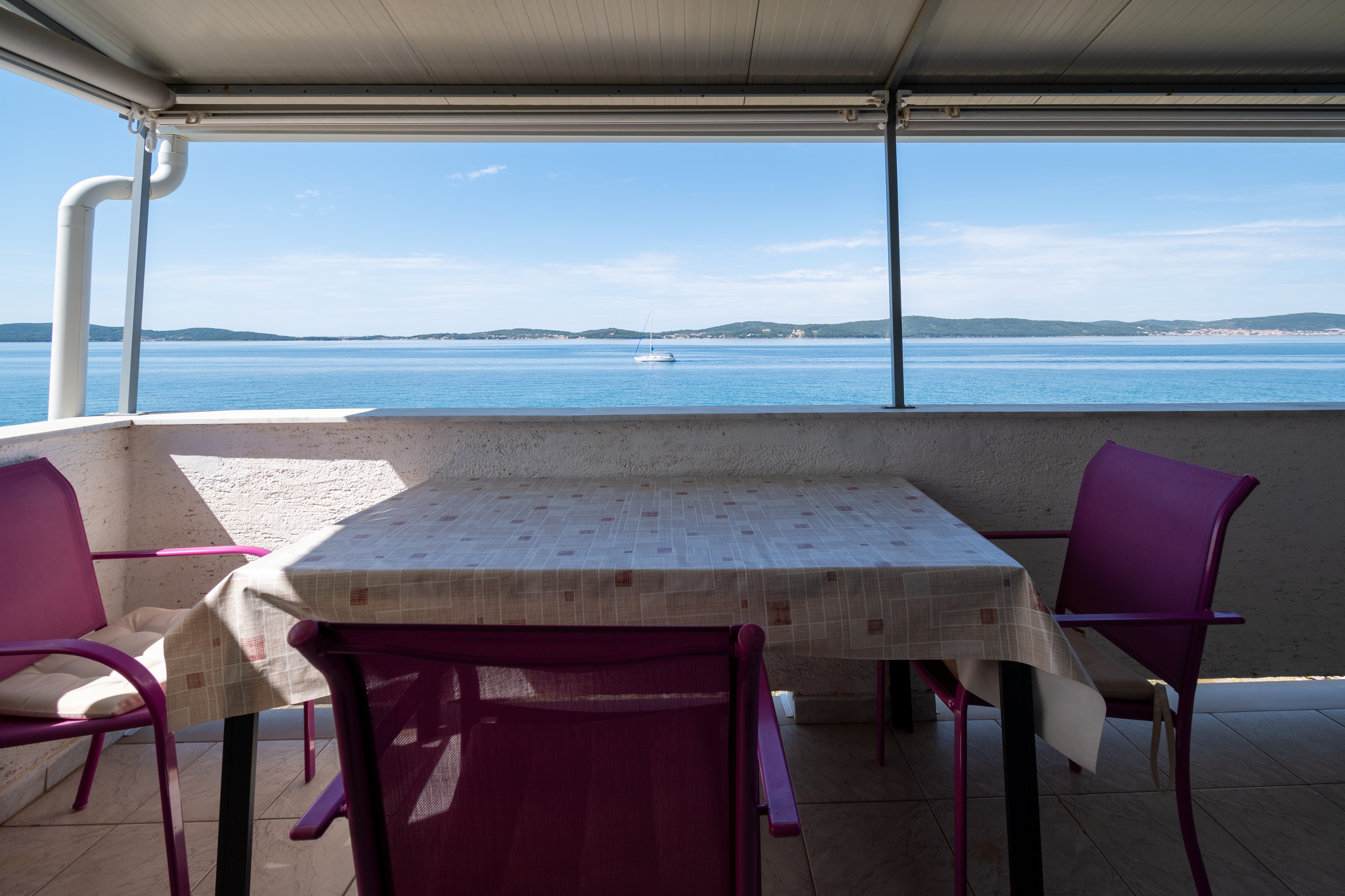 One bedroom apartment near beach Bibinje, Zadar  A-c