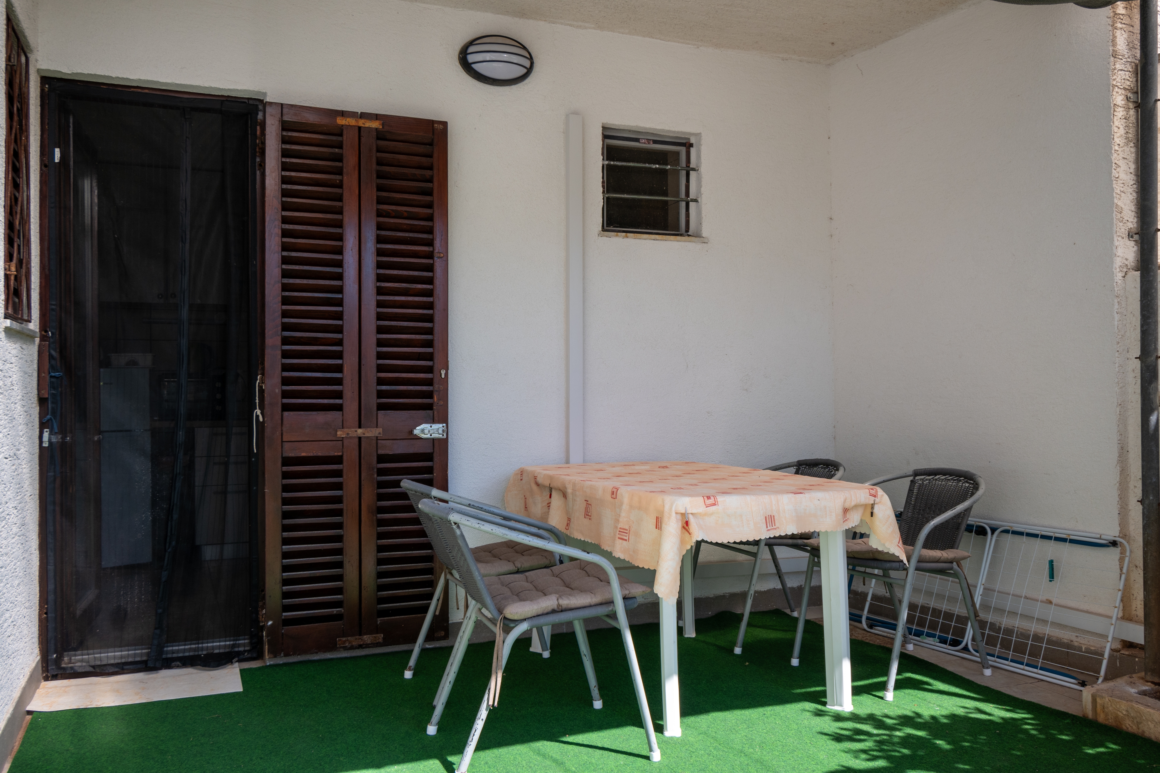 One bedroom apartment near beach Bibinje, Zadar  A-d
