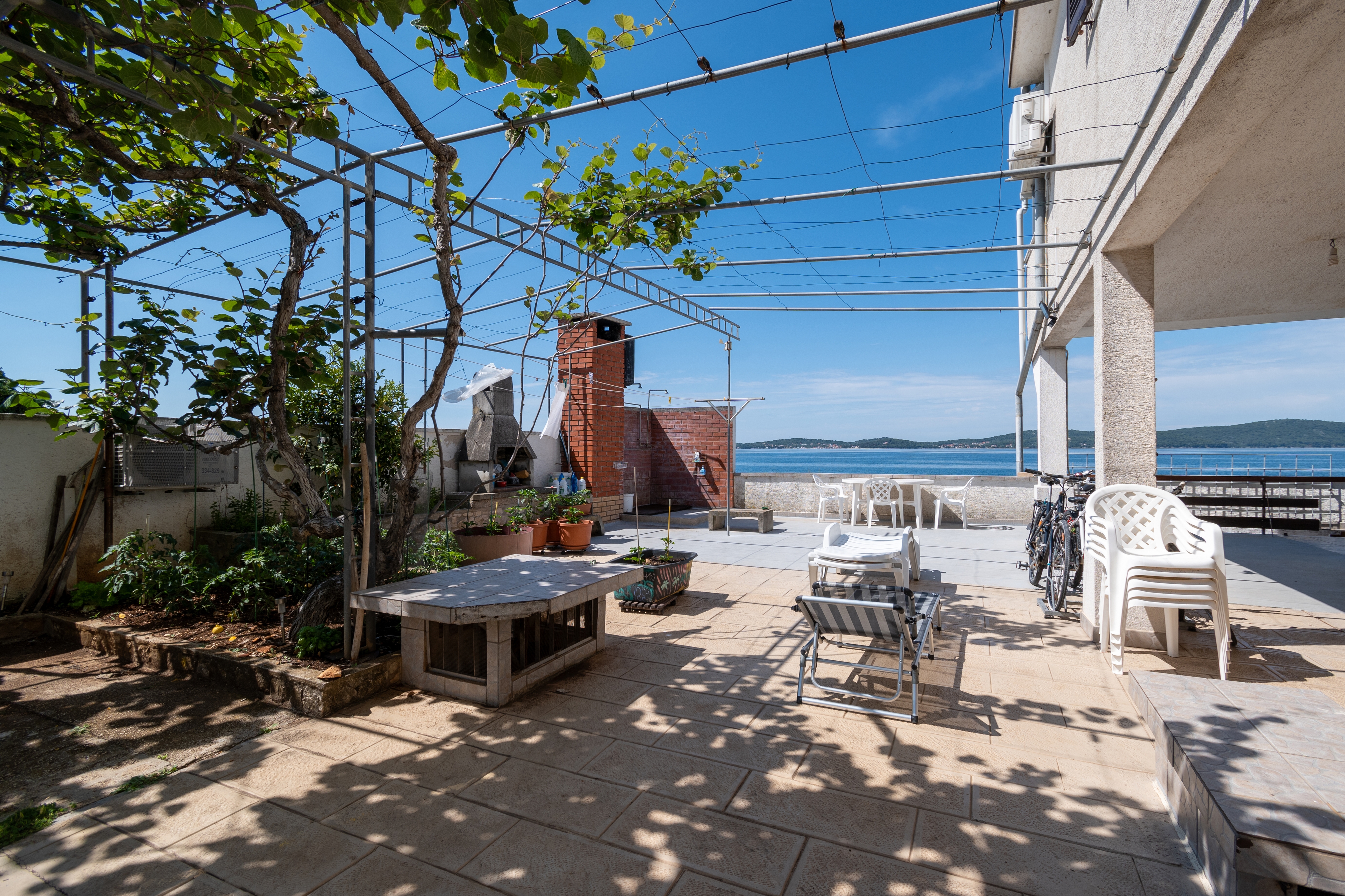 One bedroom apartment near beach Bibinje, Zadar (A-22508-b)