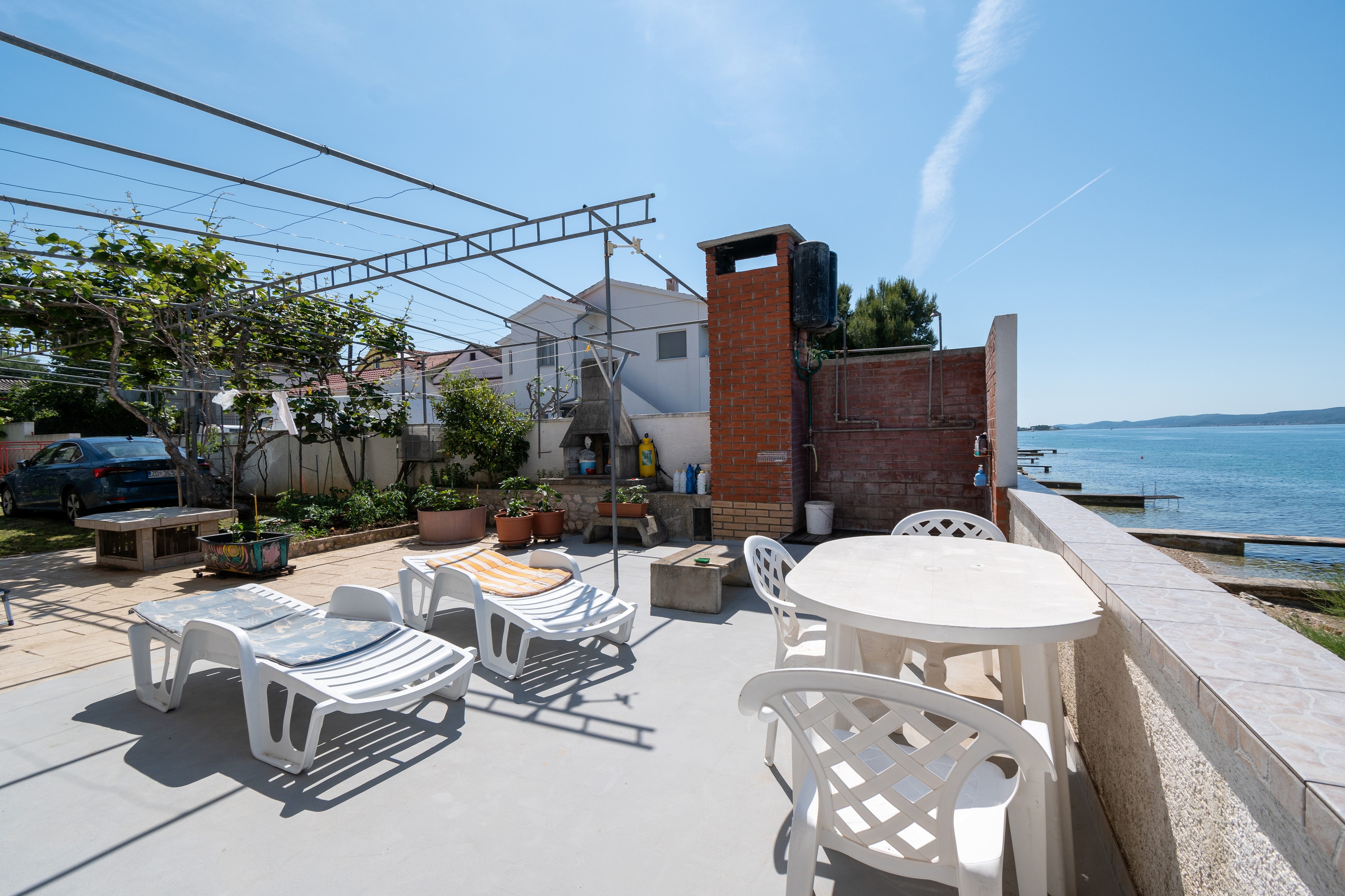 One bedroom apartment near beach Bibinje, Zadar (A-22508-d)