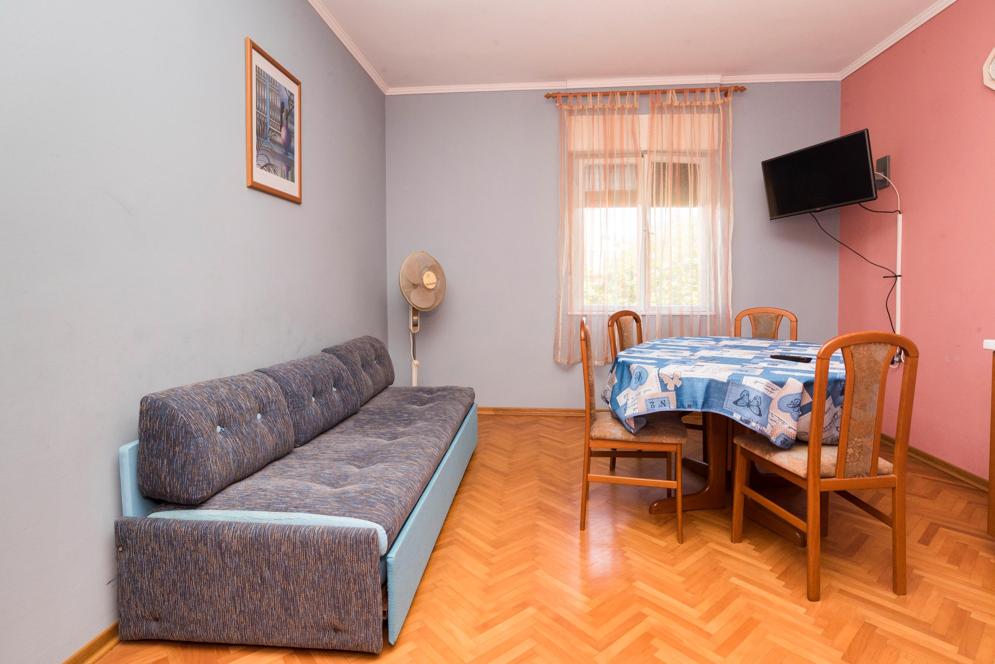 One bedroom apartment with balcony Umag (A-22520-a) One bedroom apartment with balcony Umag (A-22520-a)