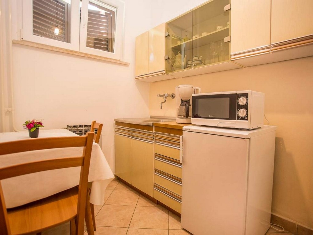 One bedroom apartment with balcony Rovinj (A-22526-a)