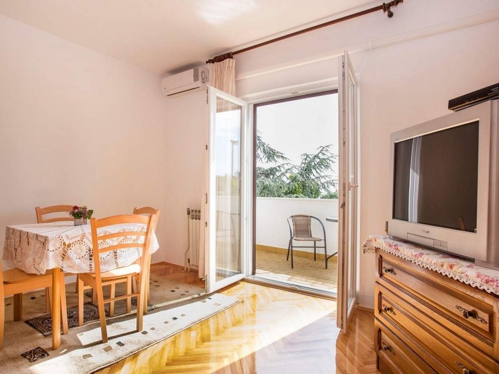 One bedroom apartment with terrace Rovinj (A-22527-a) One bedroom apartment with terrace Rovinj (A-22527-a)