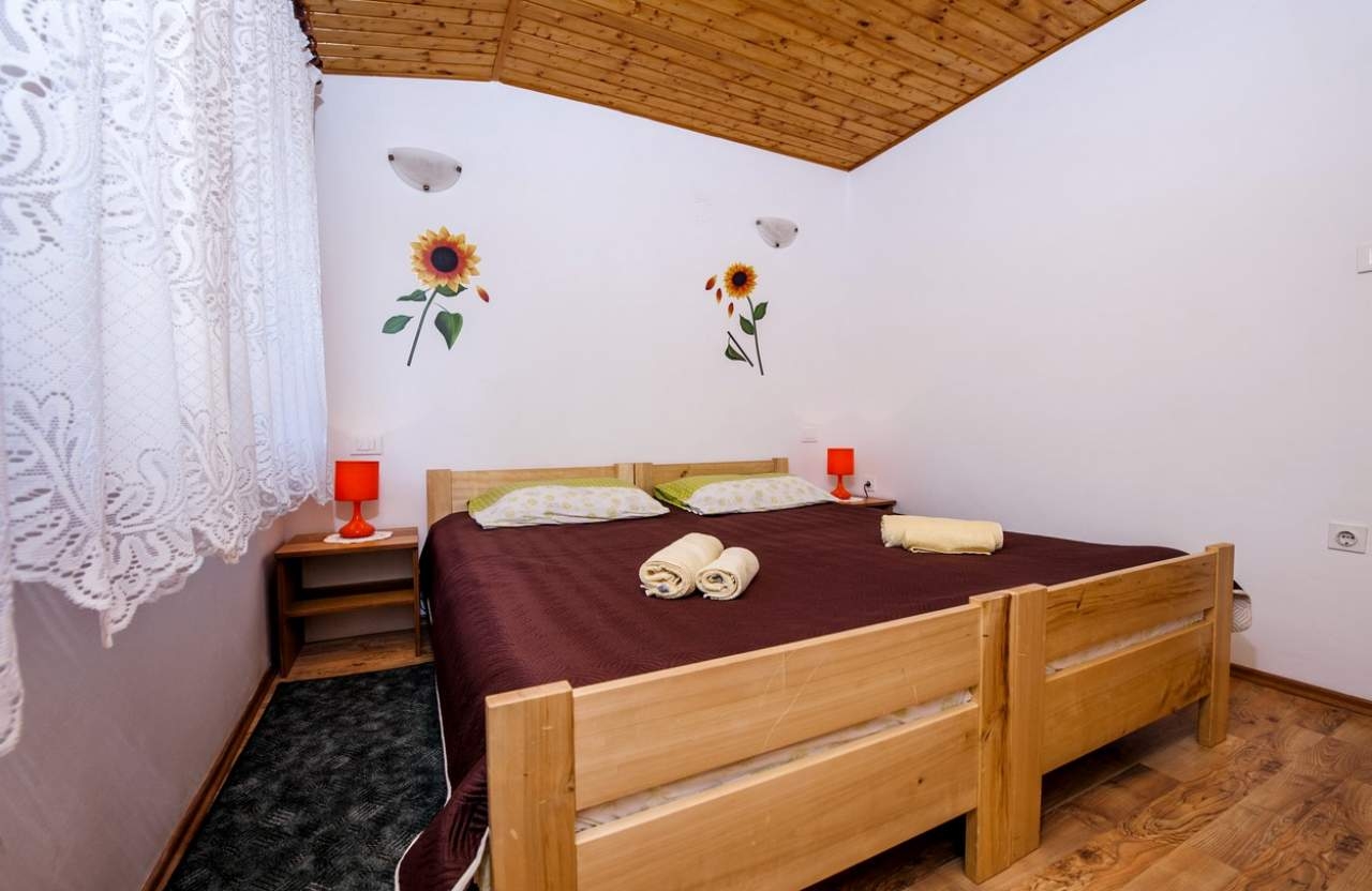One bedroom apartment with terrace Rovinj  A-b