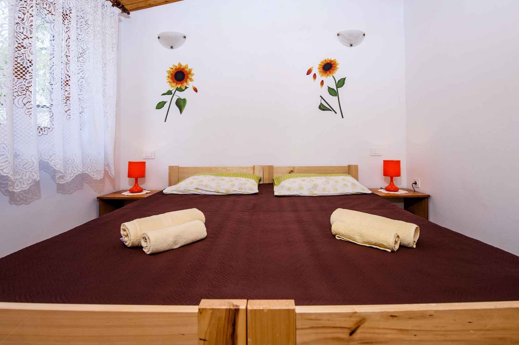 One bedroom apartment with terrace Rovinj  A-b