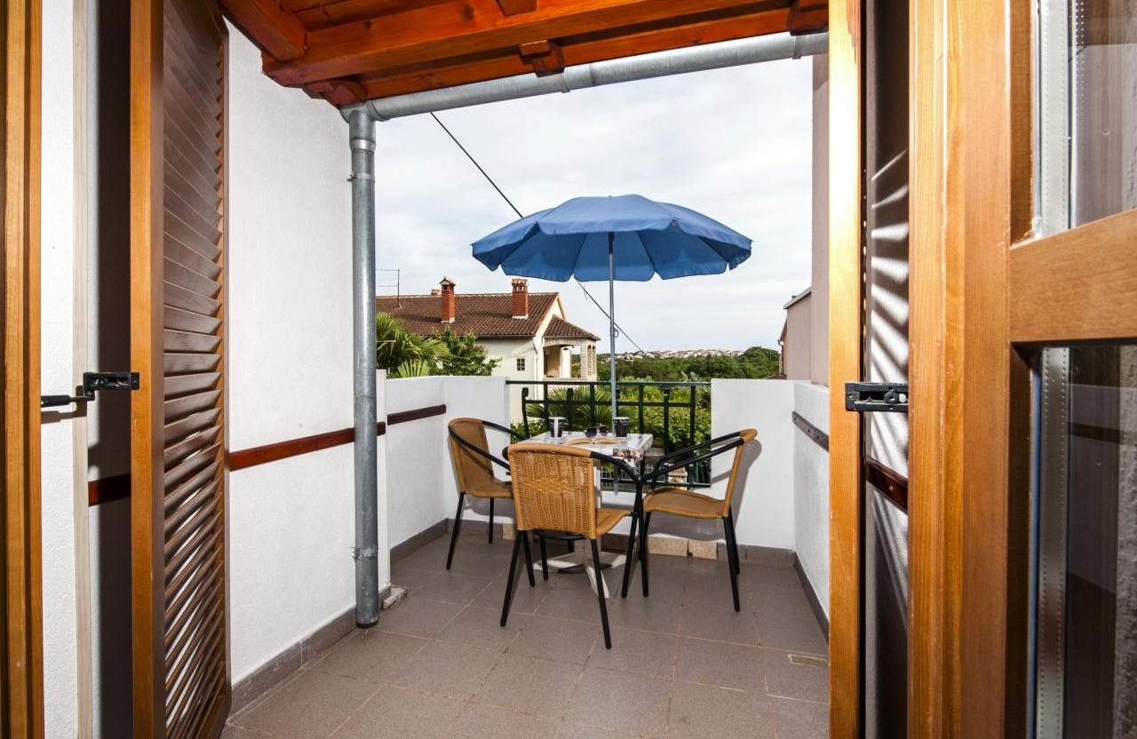 Two bedroom apartment with balcony Rovinj (A-22528-c)