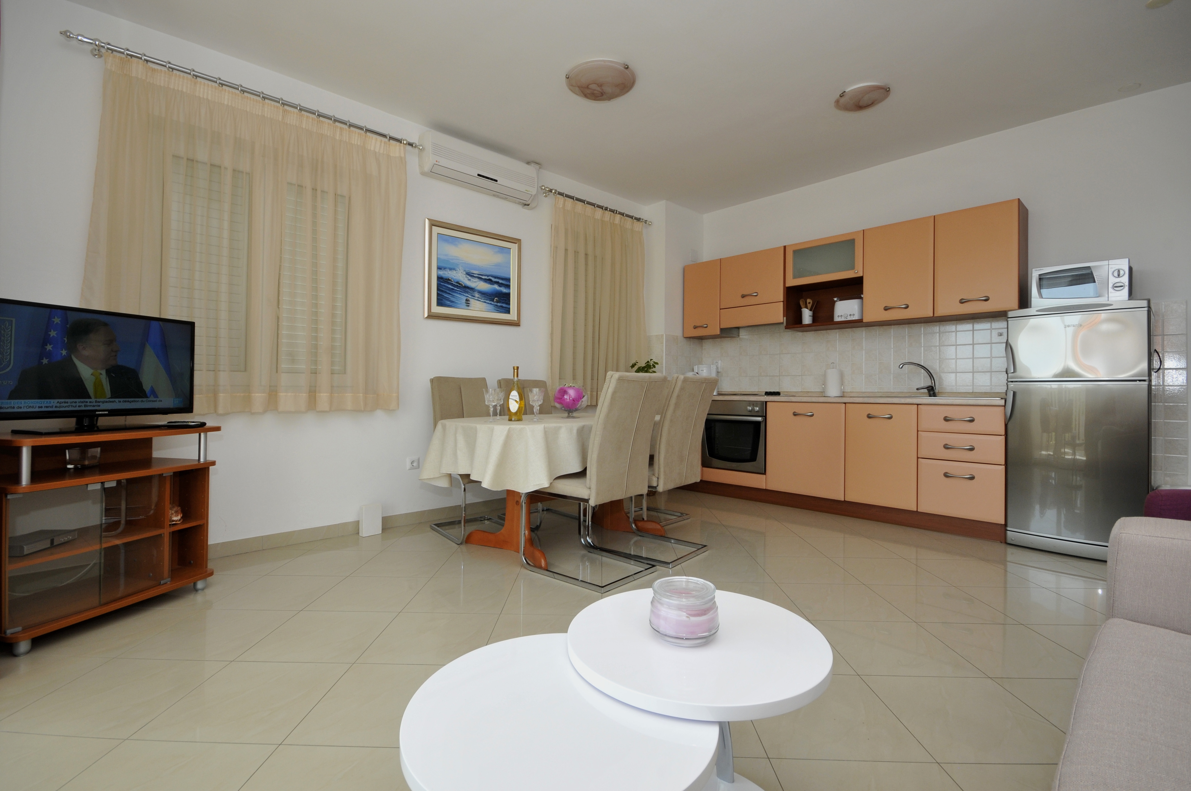 Two bedroom apartment with balcony Trogir  A-a
