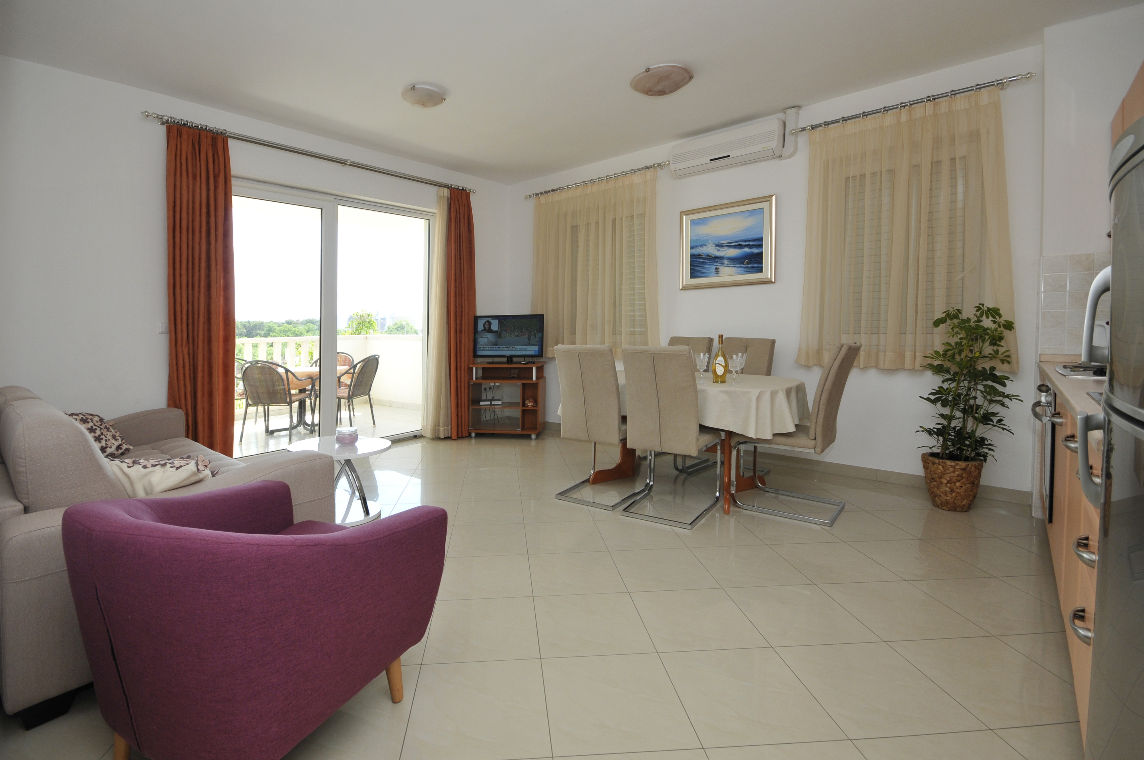 Two bedroom apartment with balcony Trogir  A-a