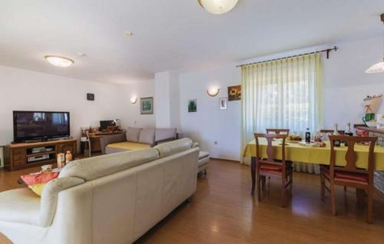 One bedroom apartment with terrace Vodnjan, Fažana  A-a