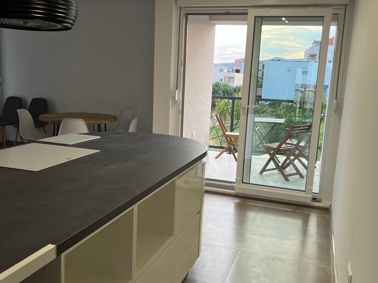 Jednosobni apartman s balkonom Kaštel Štafilić, Kaštela  A-c