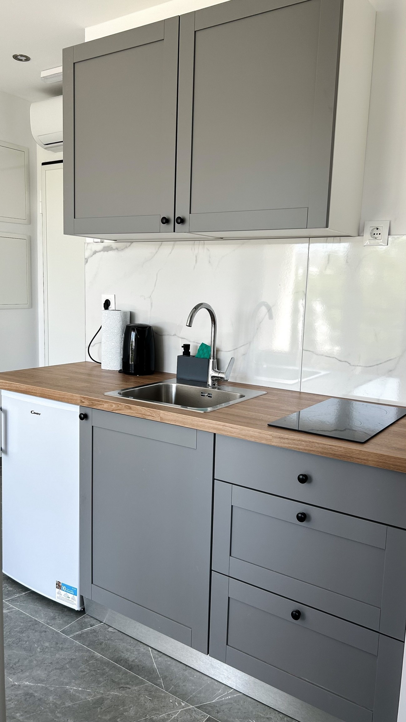 One bedroom apartment with balcony Kaštel Štafilić, Kaštela  A-b