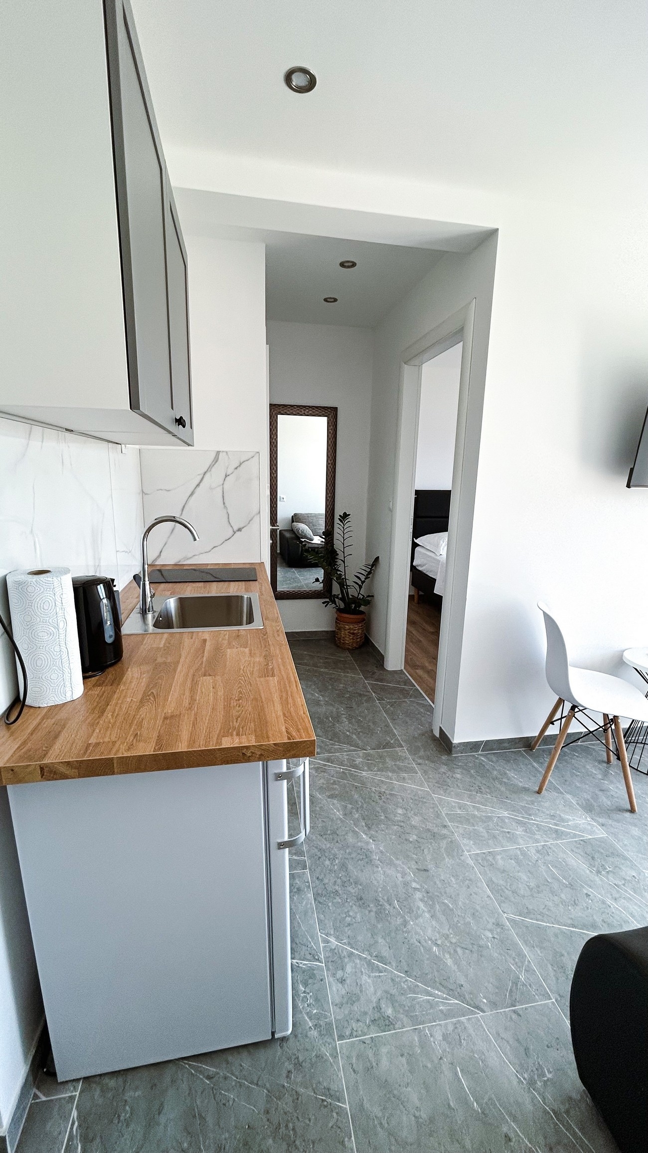 One bedroom apartment with balcony Kaštel Štafilić, Kaštela  A-b