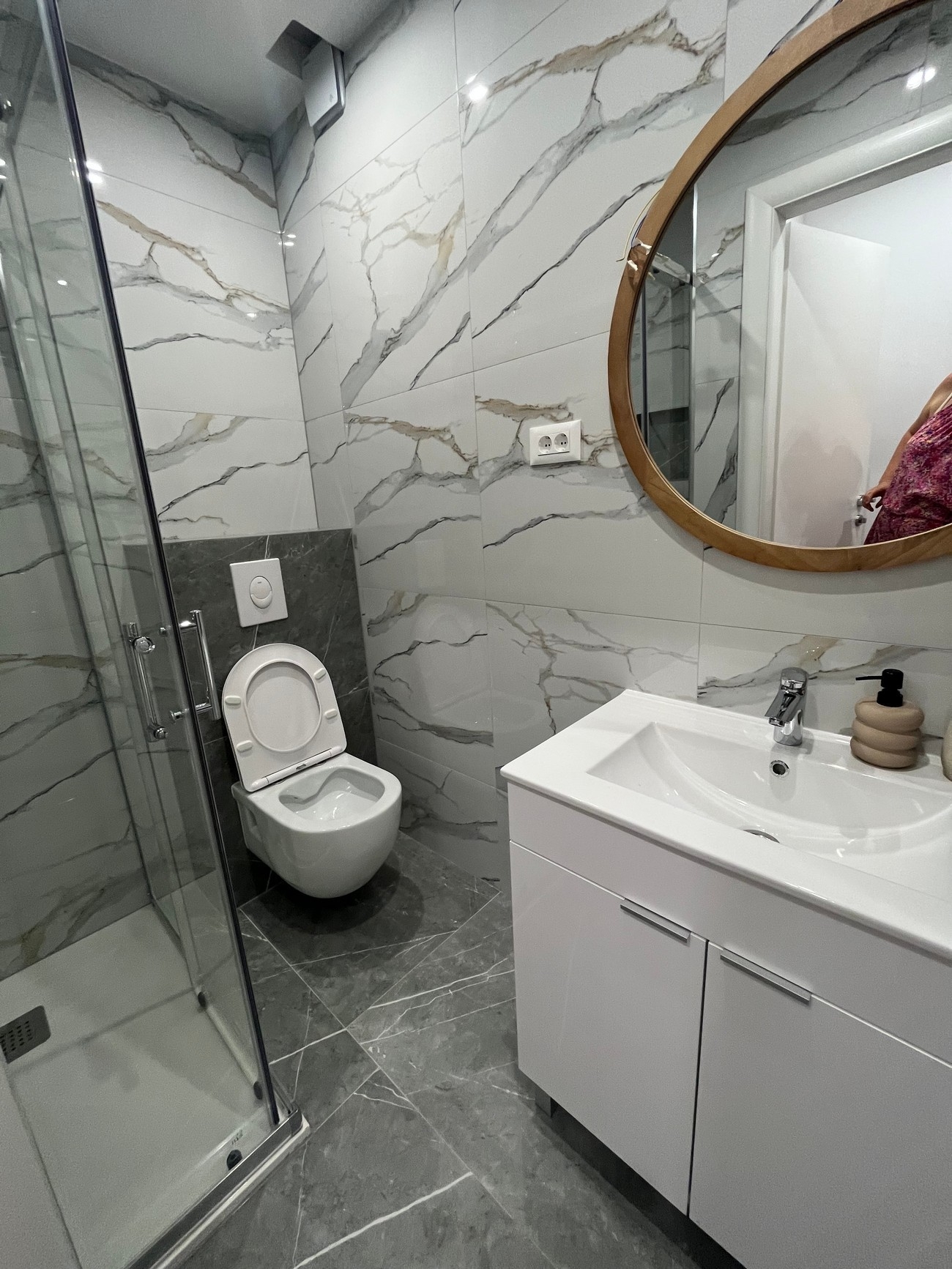 One bedroom apartment with balcony Kaštel Štafilić, Kaštela  A-c