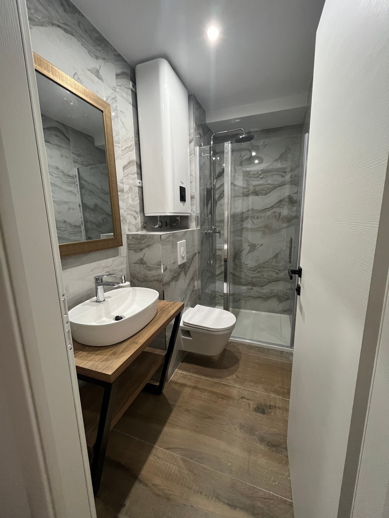 Three bedroom apartment with balcony Kaštel Štafilić, Kaštela  A-d