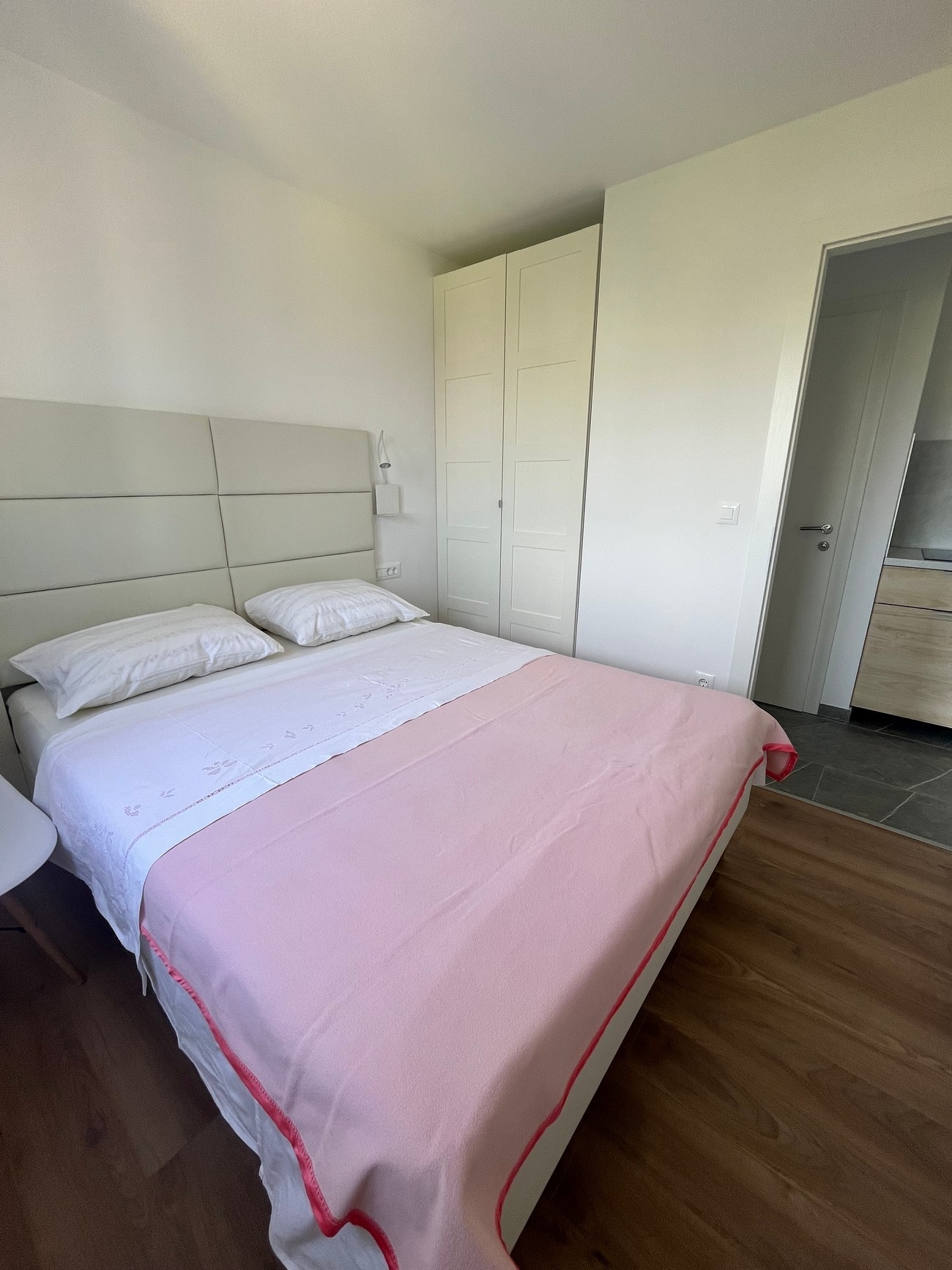 Three bedroom apartment with balcony Kaštel Štafilić, Kaštela  A-d