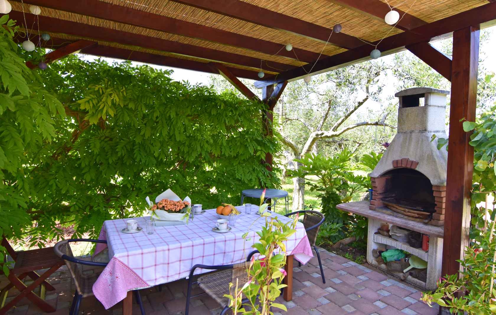 Two bedroom apartment with terrace Đuba, Umag  A-a