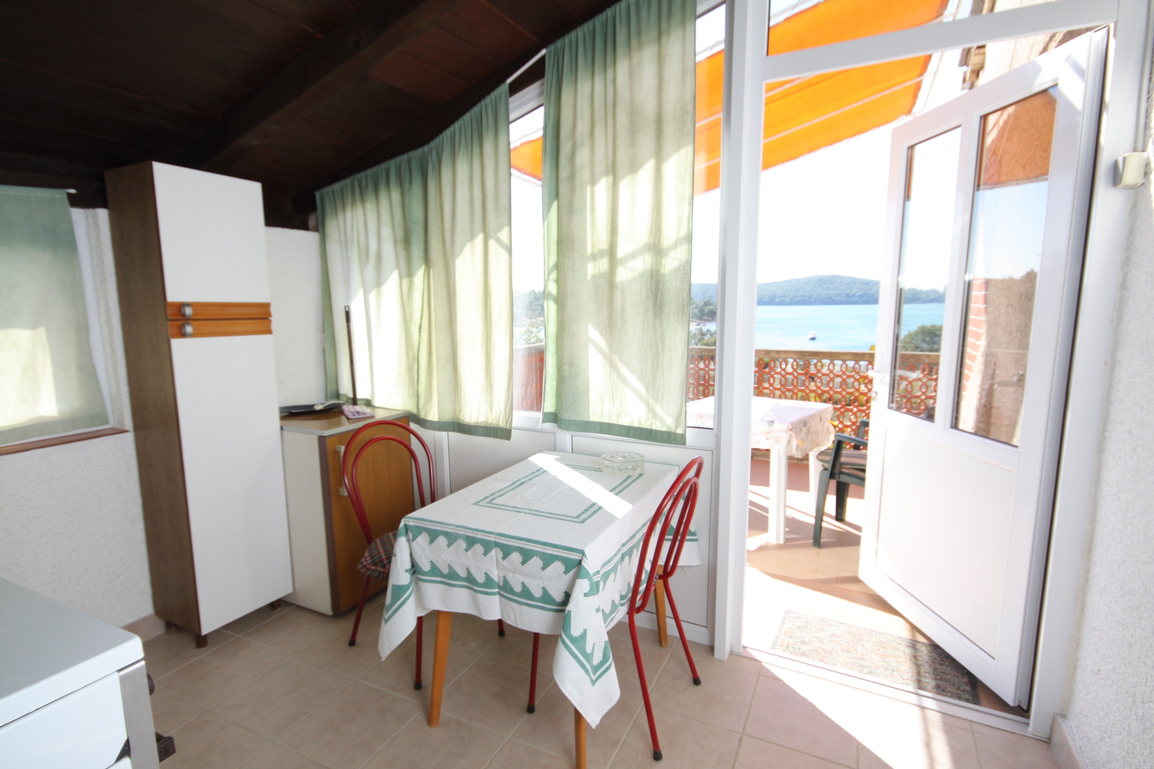 Studio flat with terrace and sea view Medulin (AS-2255-a)