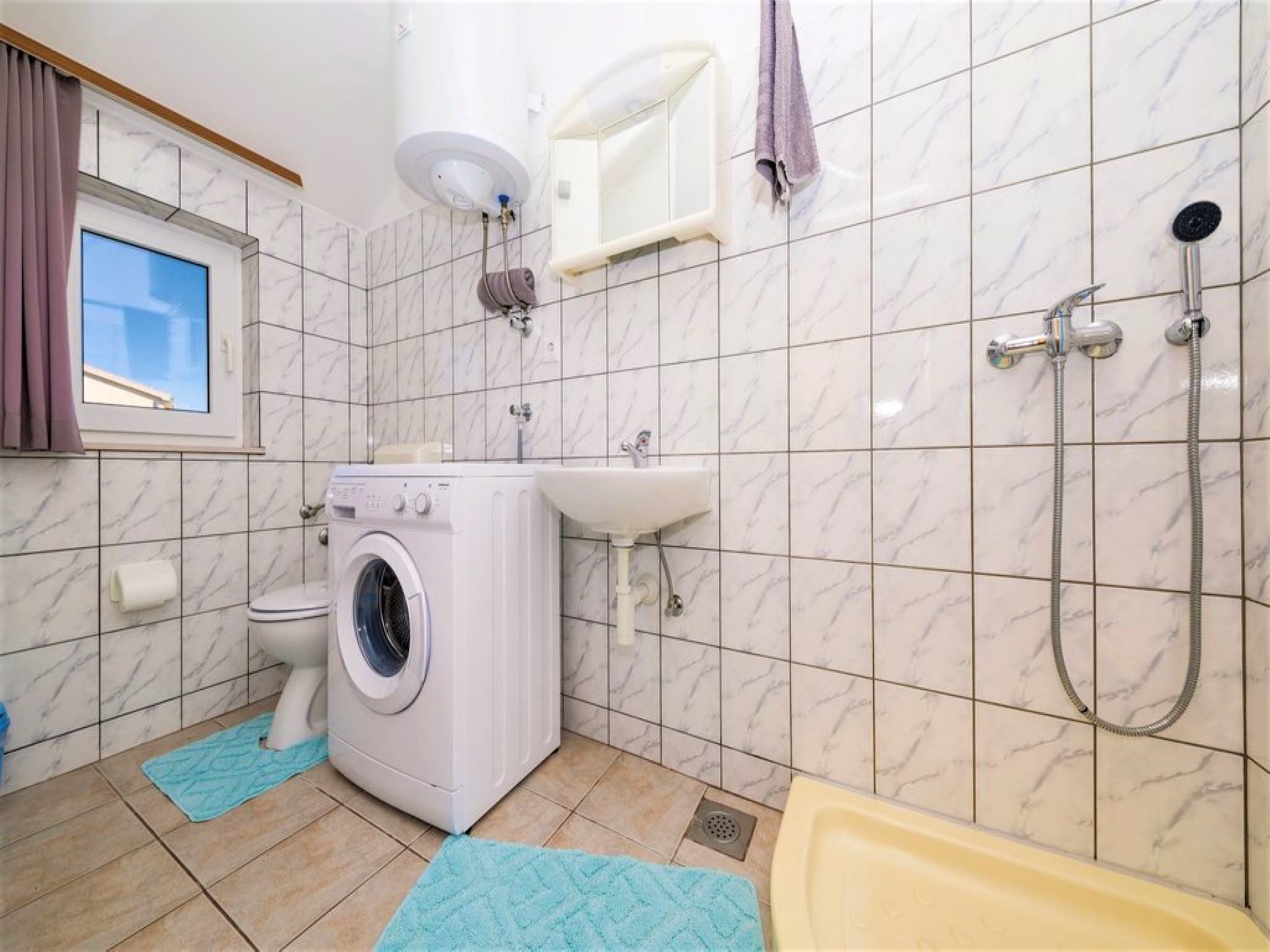 Two bedroom apartment with terrace Plano, Trogir  A-a