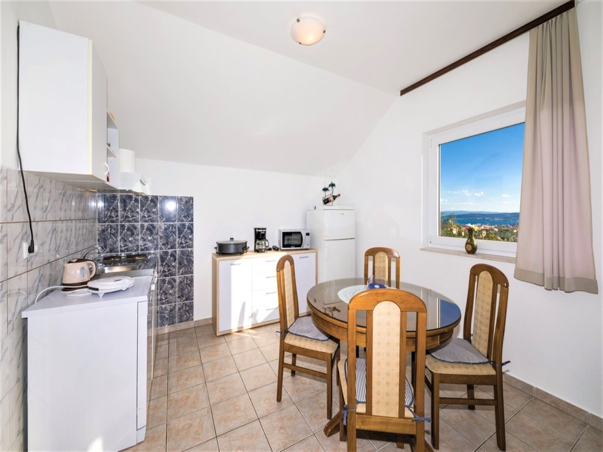 Two bedroom apartment with terrace Plano, Trogir  A-a
