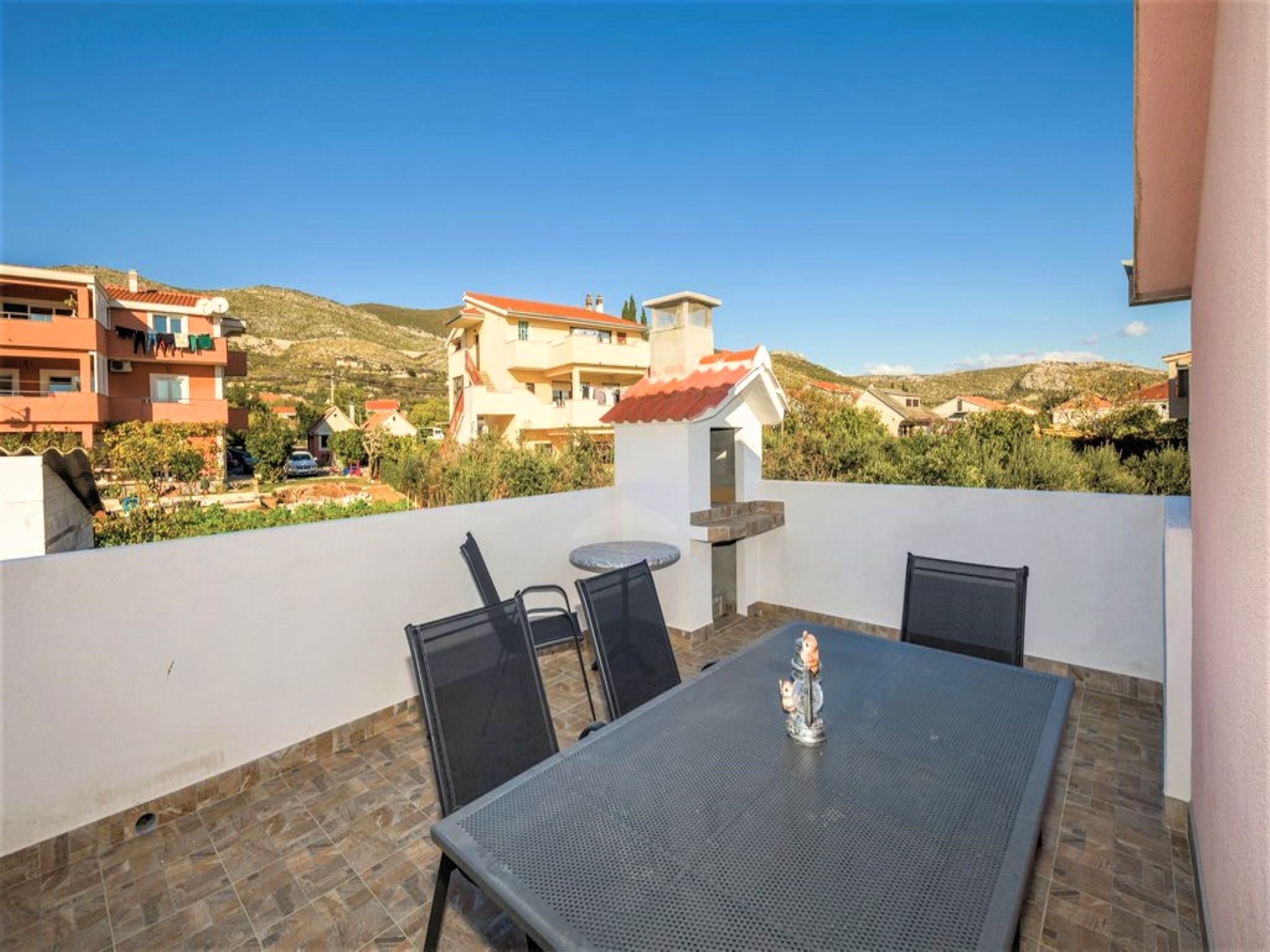 Two bedroom apartment with terrace Plano, Trogir  A-a