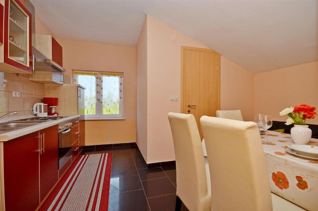 One bedroom apartment with air-conditioning Vodice (A-22557-a)