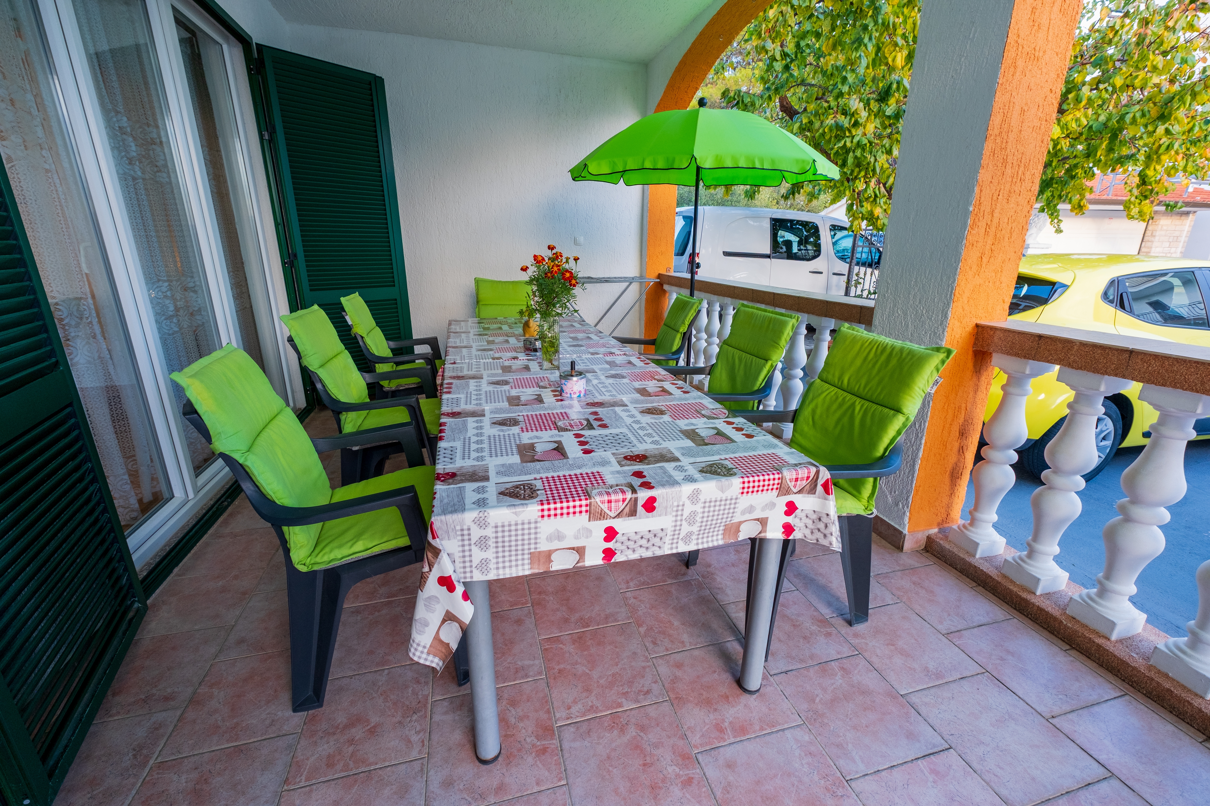 Three bedroom apartment with terrace Vodice (A-22557-c) Three bedroom apartment with terrace Vodice (A-22557-c)
