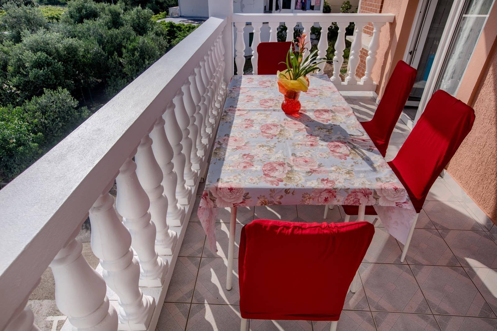 Three bedroom apartment with balcony Lopar, Rab  A-b