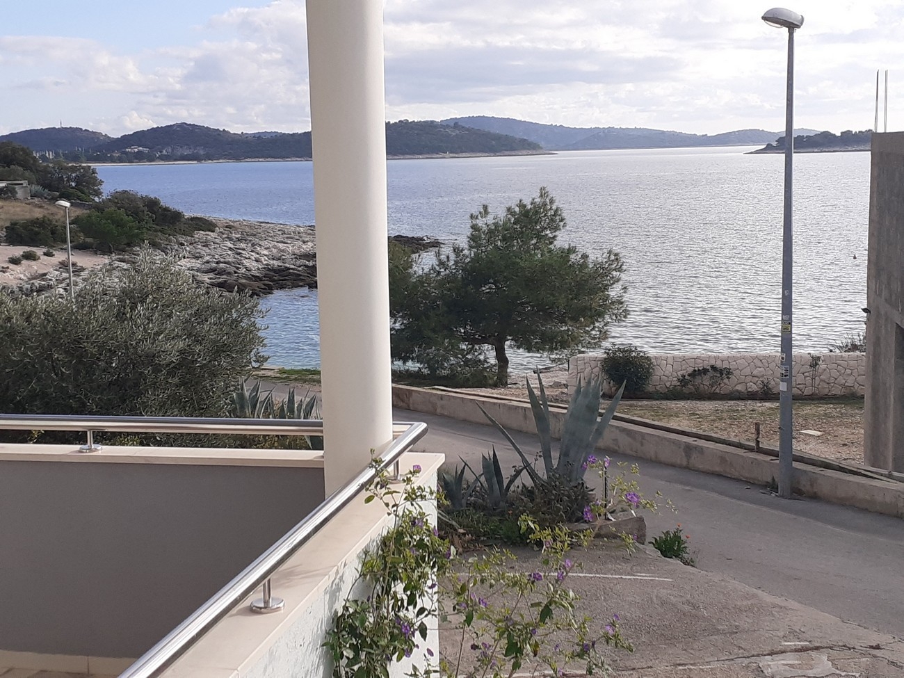 Two bedroom apartment near beach Zečevo Rtić, Rogoznica  A-a