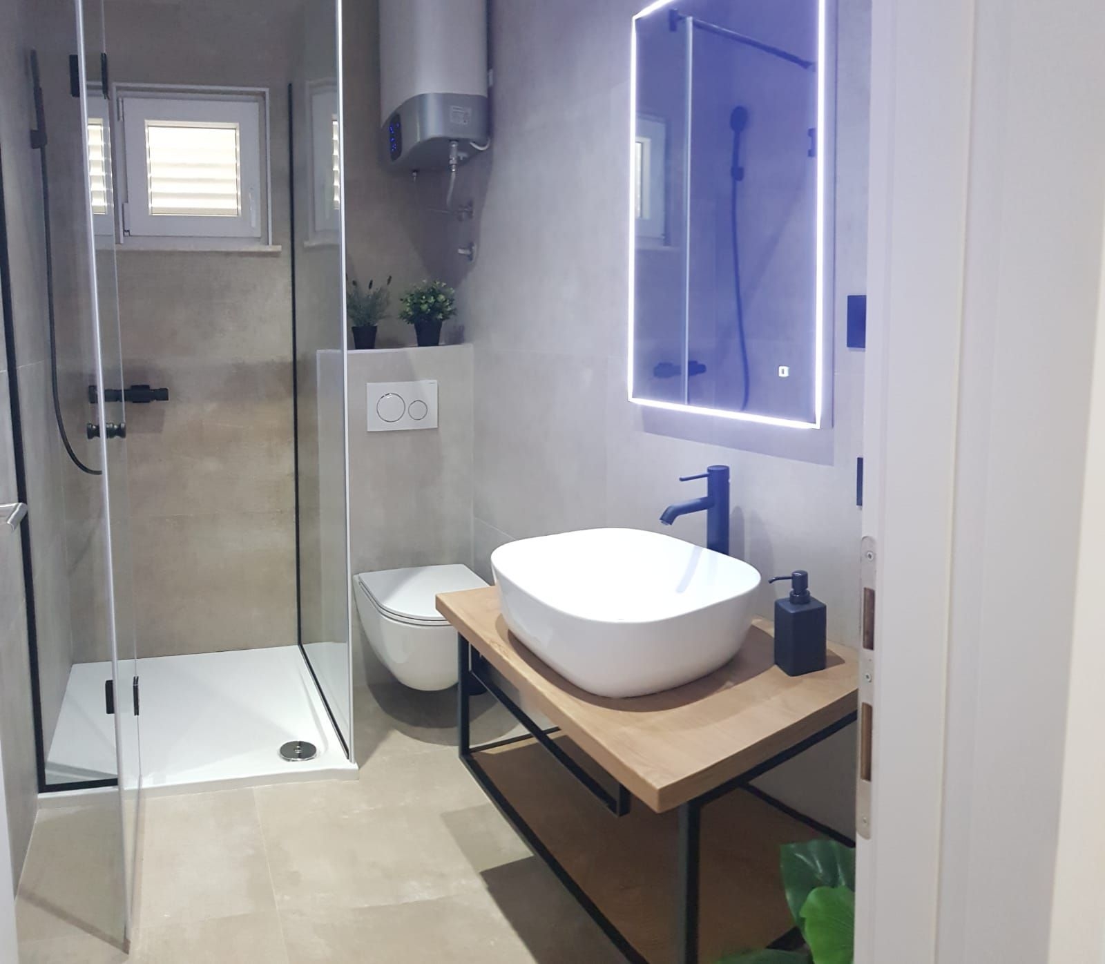 Three bedroom apartment near beach Zečevo Rtić, Rogoznica  A-b