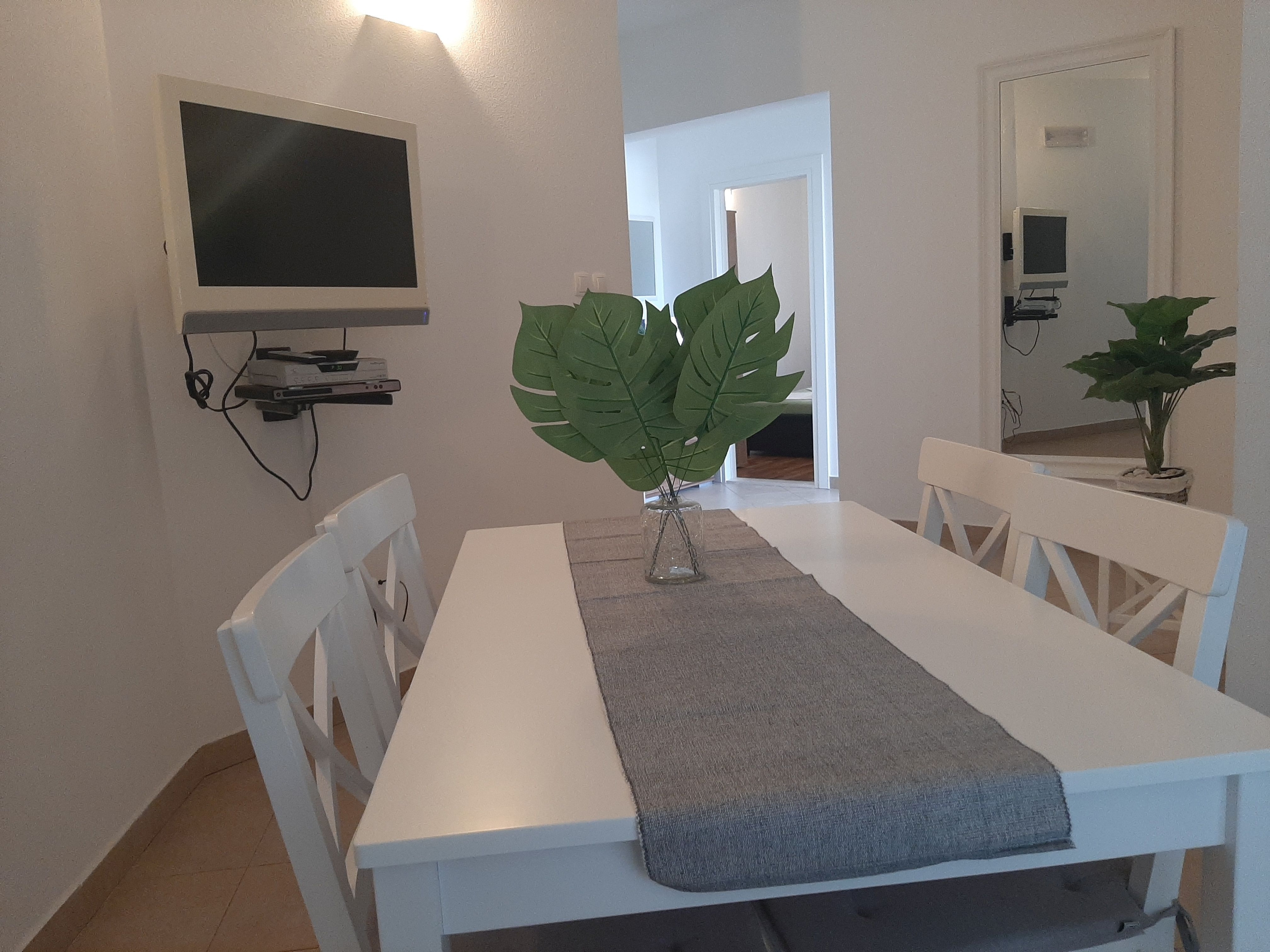 Three bedroom apartment near beach Zečevo Rtić, Rogoznica  A-b