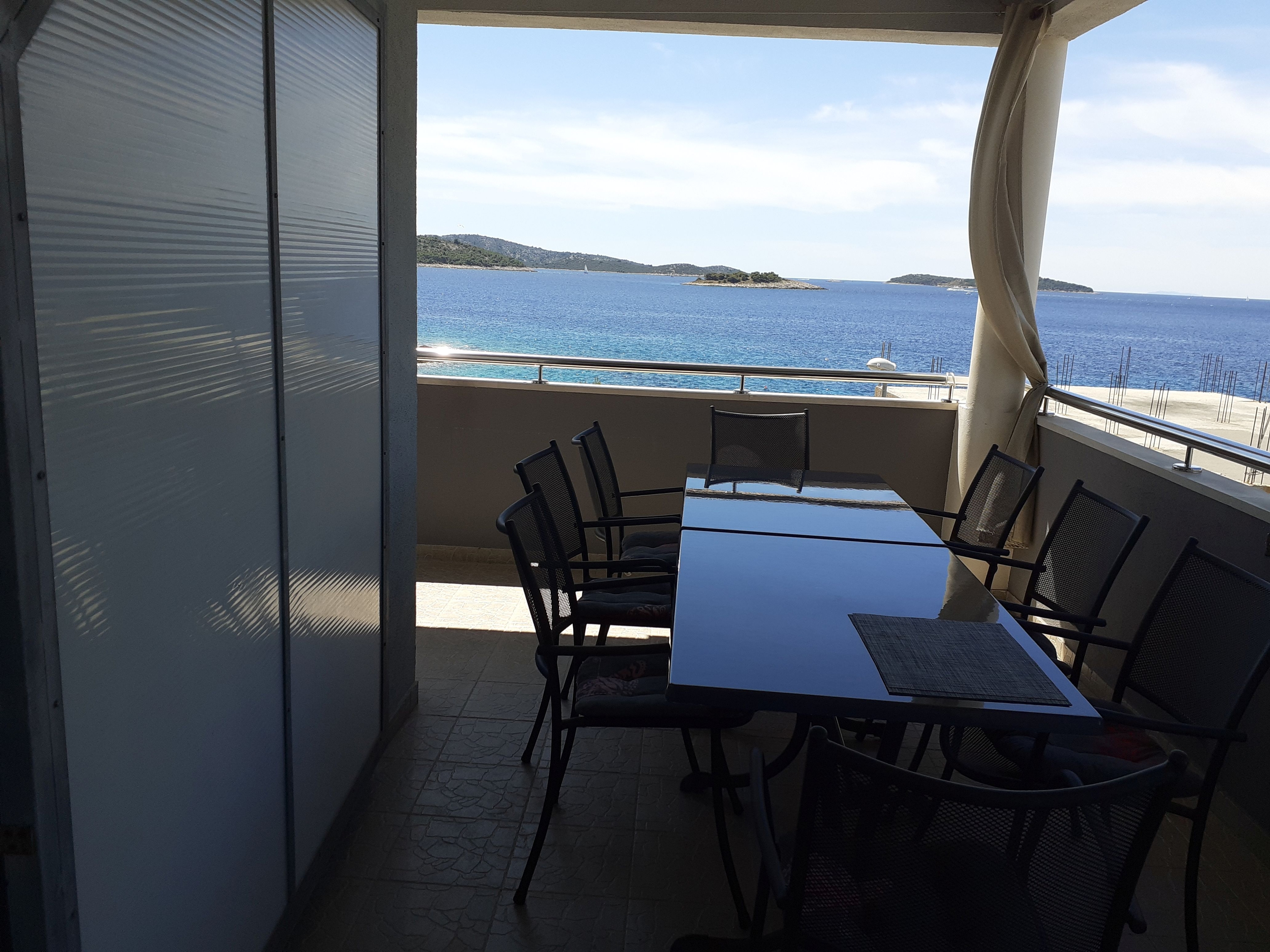 Three bedroom apartment near beach Zečevo Rtić, Rogoznica  A-b