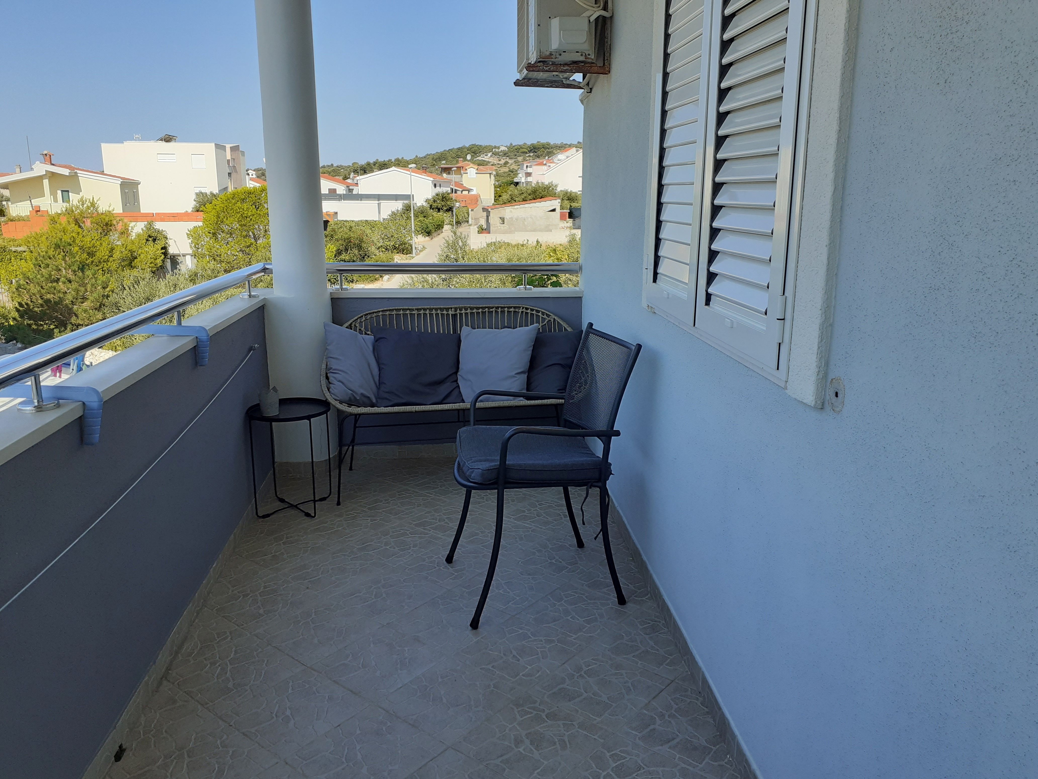 Three bedroom apartment near beach Zečevo Rtić, Rogoznica  A-b