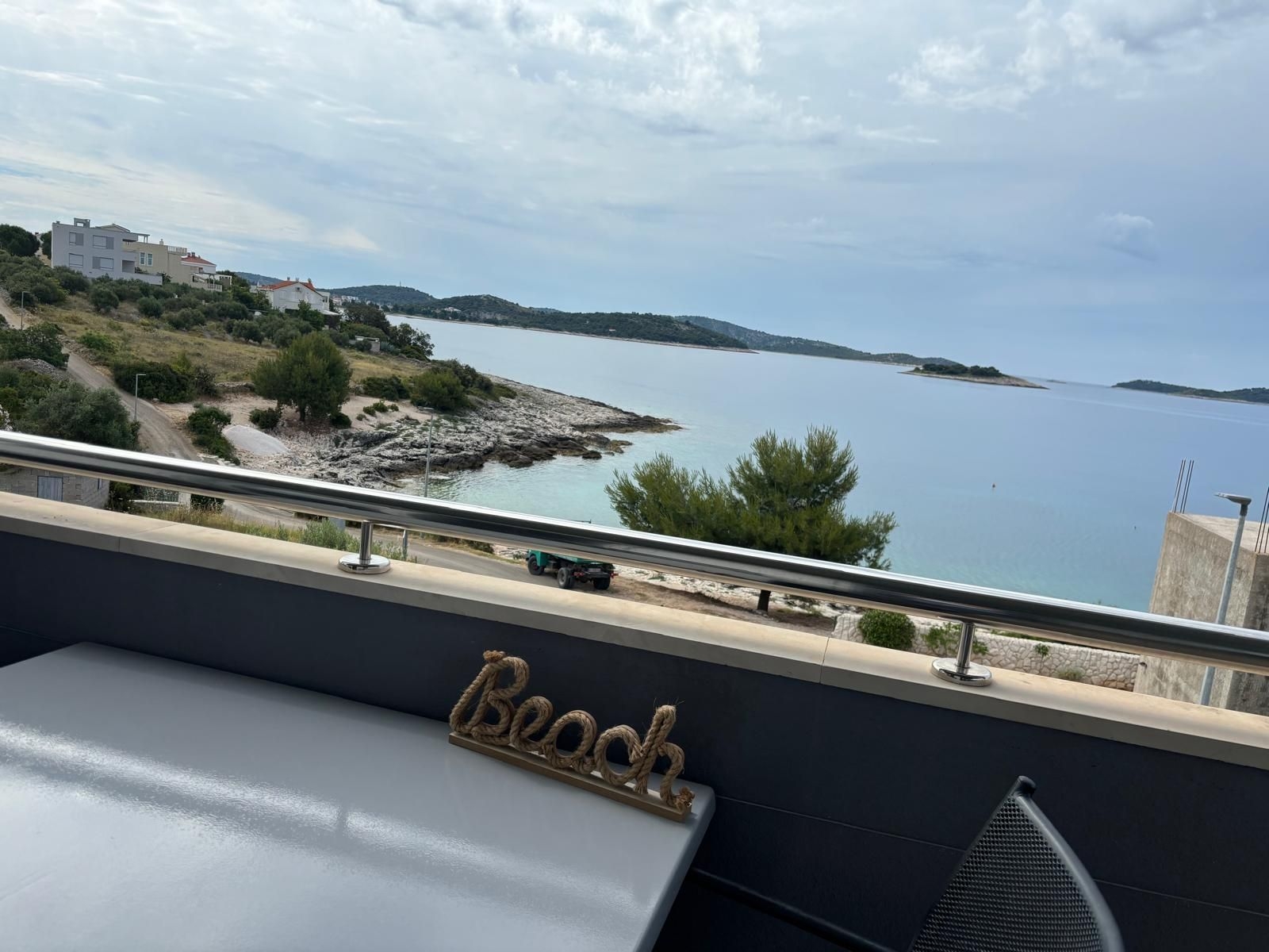 Three bedroom apartment near beach Zečevo Rtić, Rogoznica  A-b