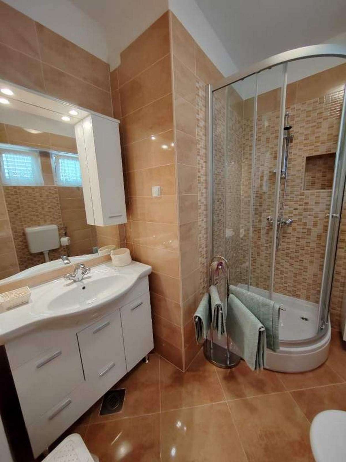 Top Rab Barbat Top Rab Barbat