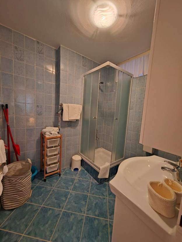 Two bedroom apartment near beach Barbat, Rab  A-b