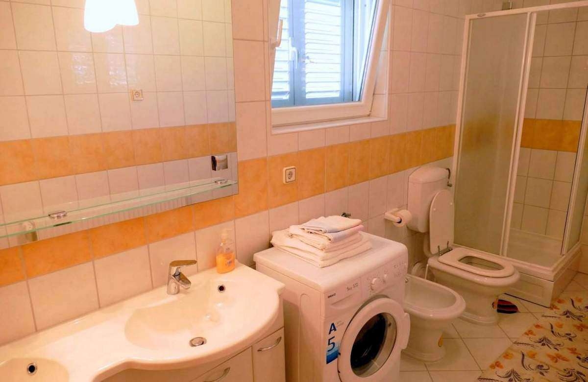 One bedroom apartment with balcony Palit, Rab  A-a