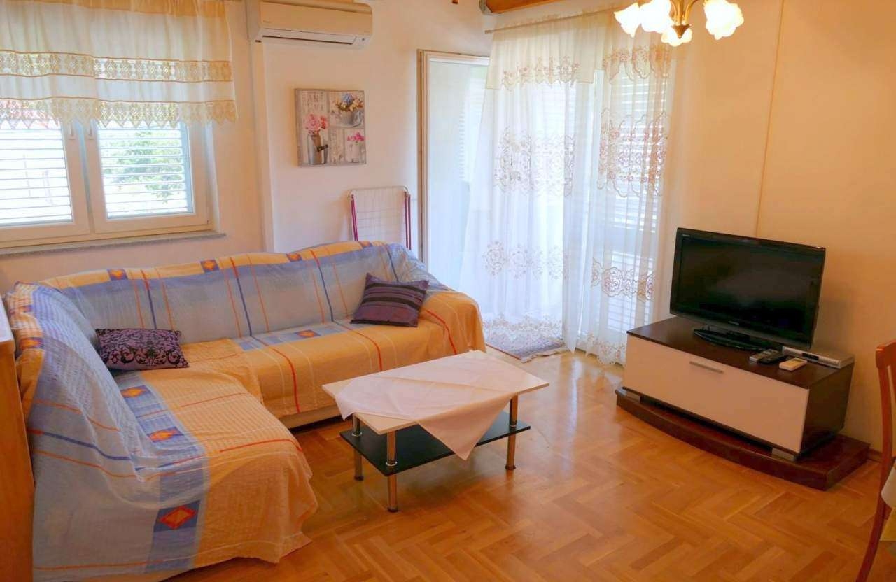 One bedroom apartment with balcony Palit (Rab) (A-22562-a) One bedroom apartment with balcony Palit (Rab) (A-22562-a)