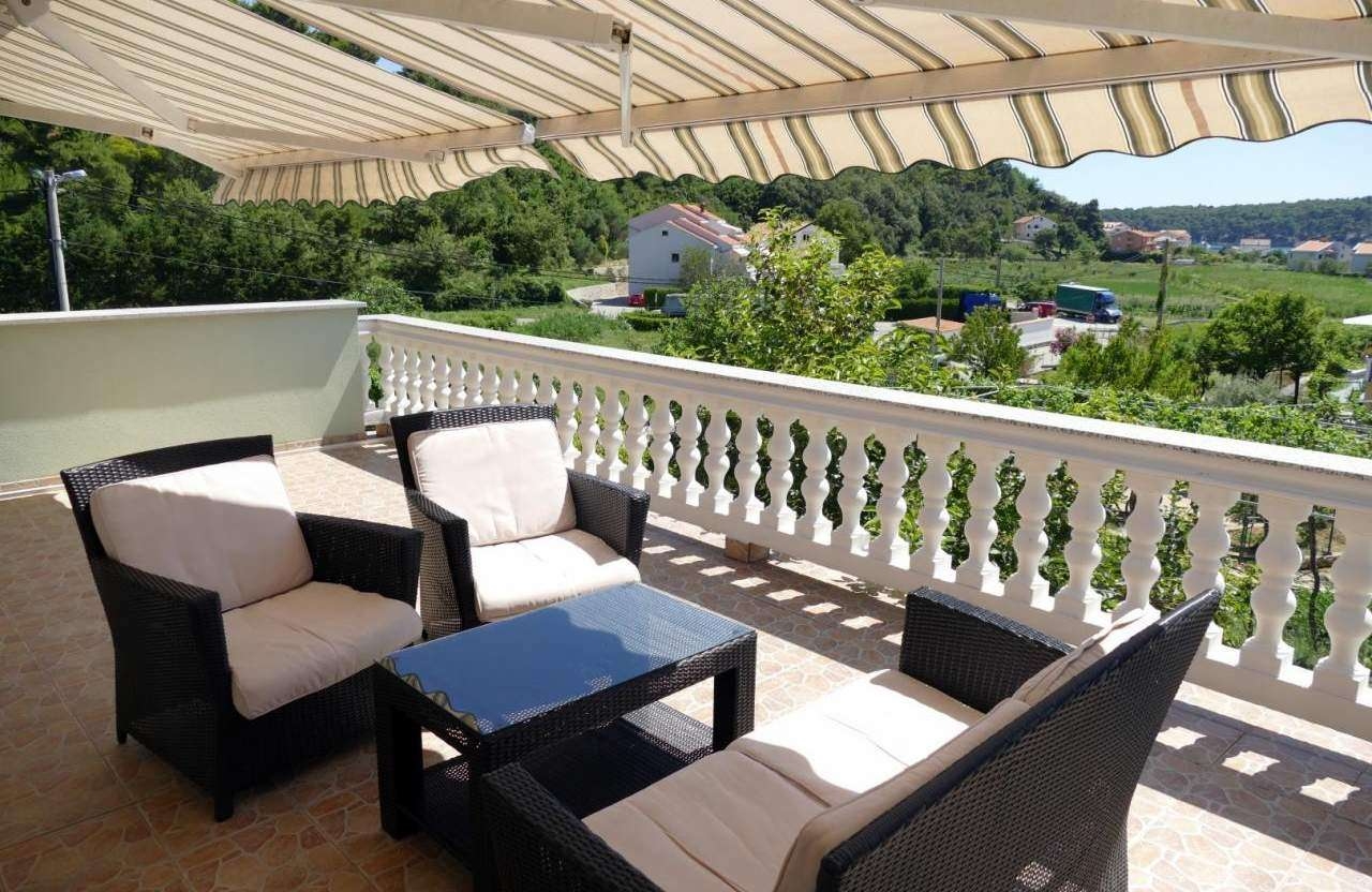 Two bedroom apartment with terrace Palit, Rab (A-22562-b) Two bedroom apartment with terrace Palit, Rab (A-22562-b)