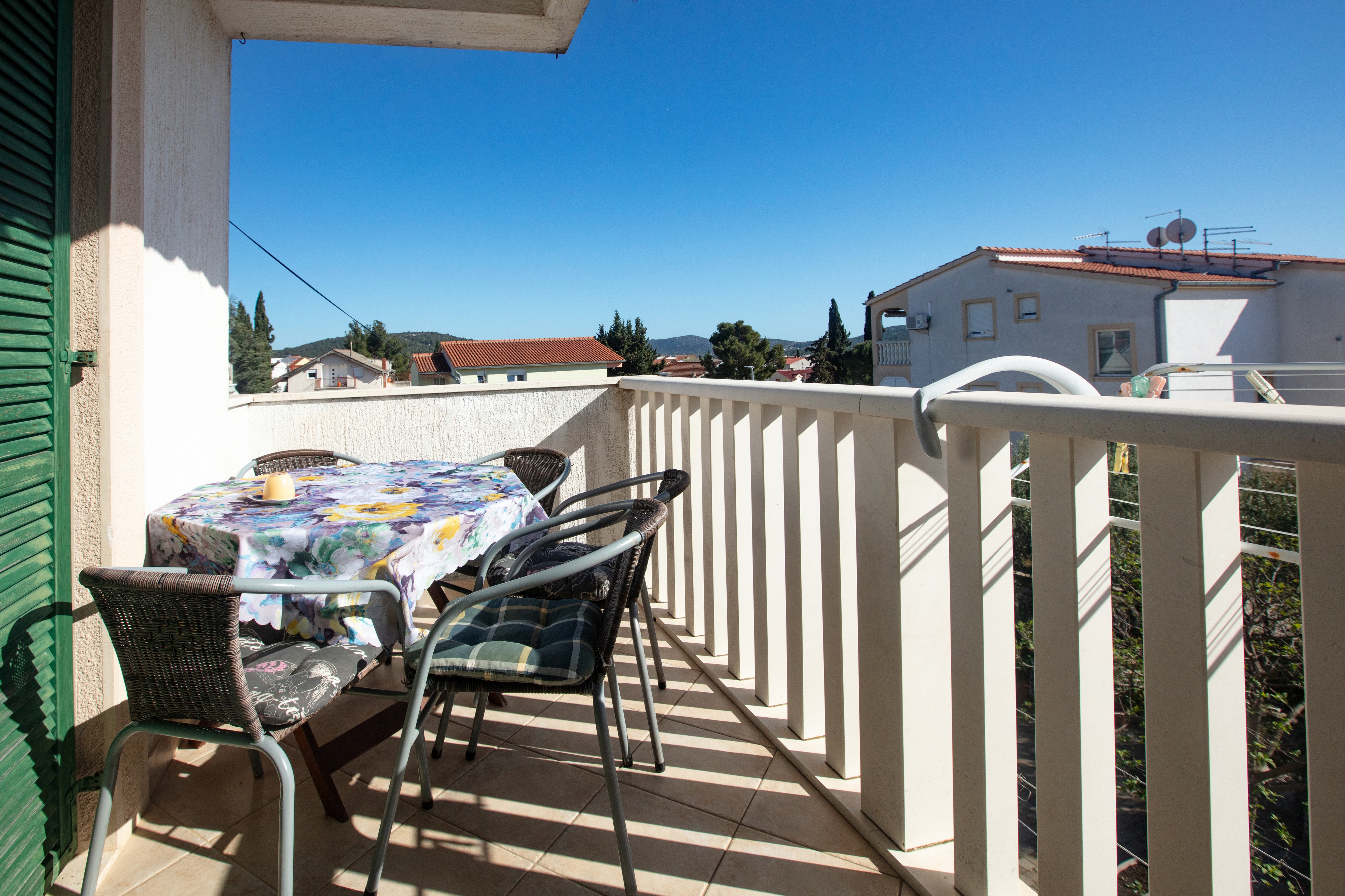 Two bedroom apartment with balcony and sea view Pirovac, Šibenik  A-b