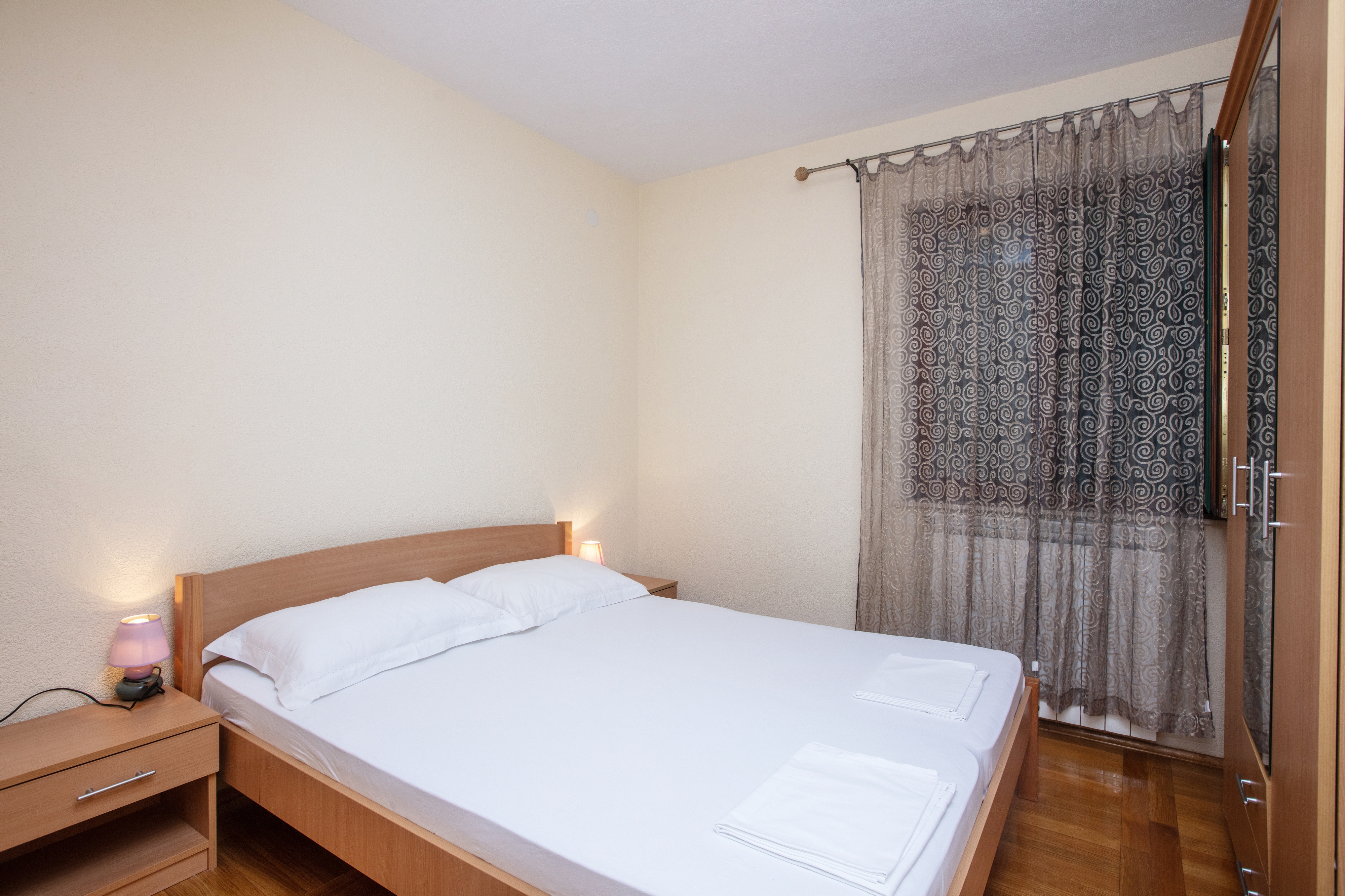 Two bedroom apartment with balcony and sea view Pirovac, Šibenik  A-b