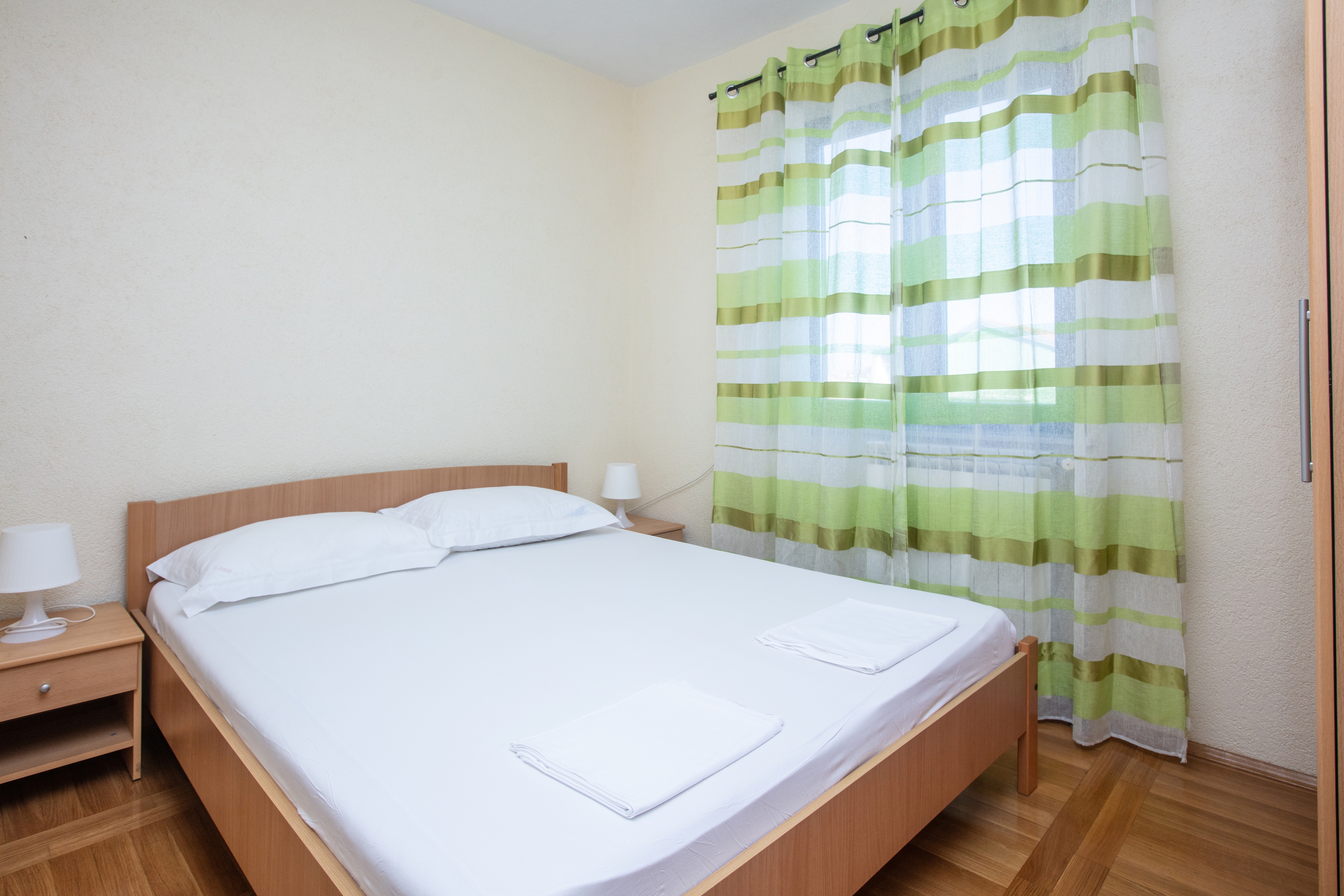 Two bedroom apartment with balcony and sea view Pirovac, Šibenik  A-b