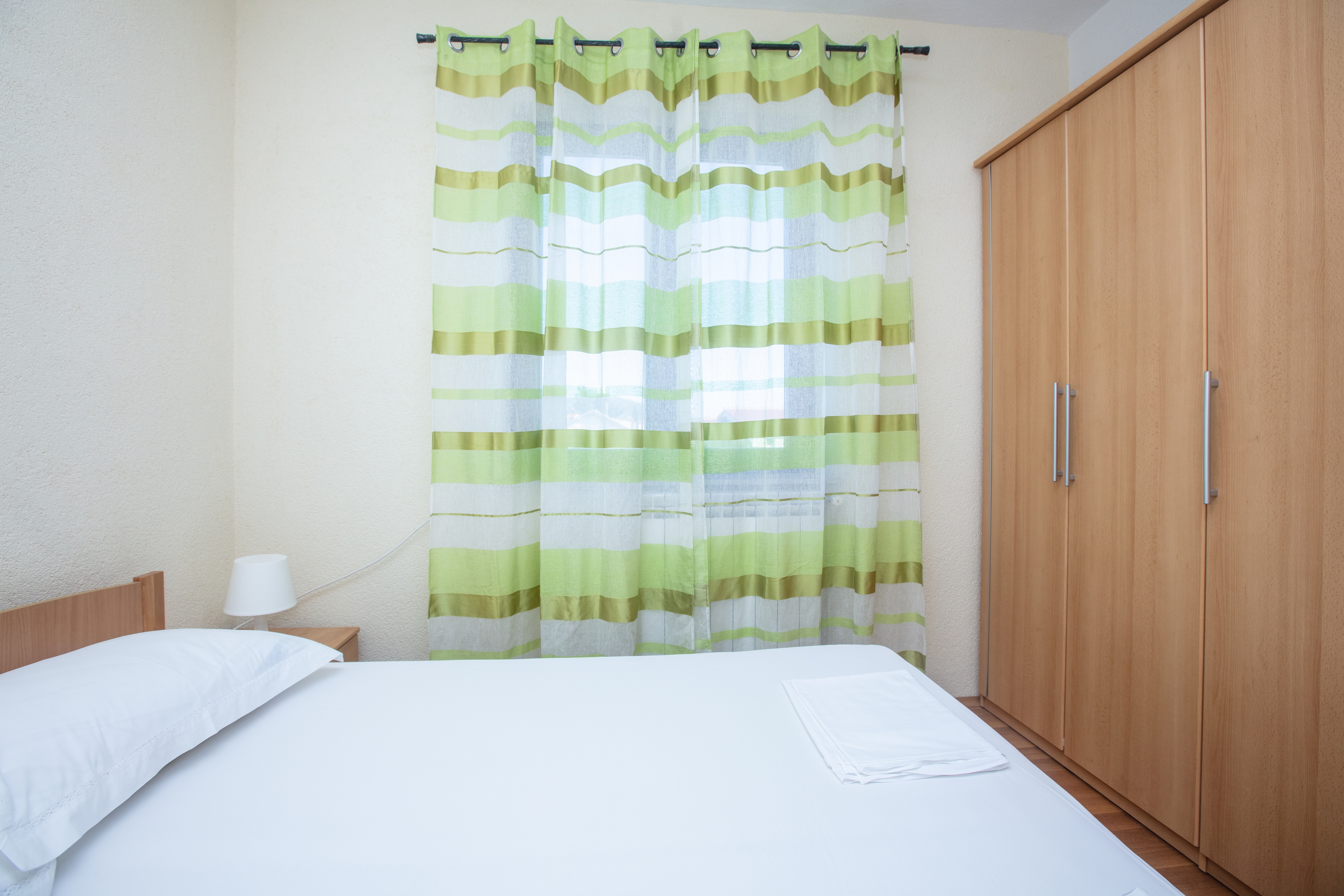 Two bedroom apartment with balcony and sea view Pirovac, Šibenik  A-b