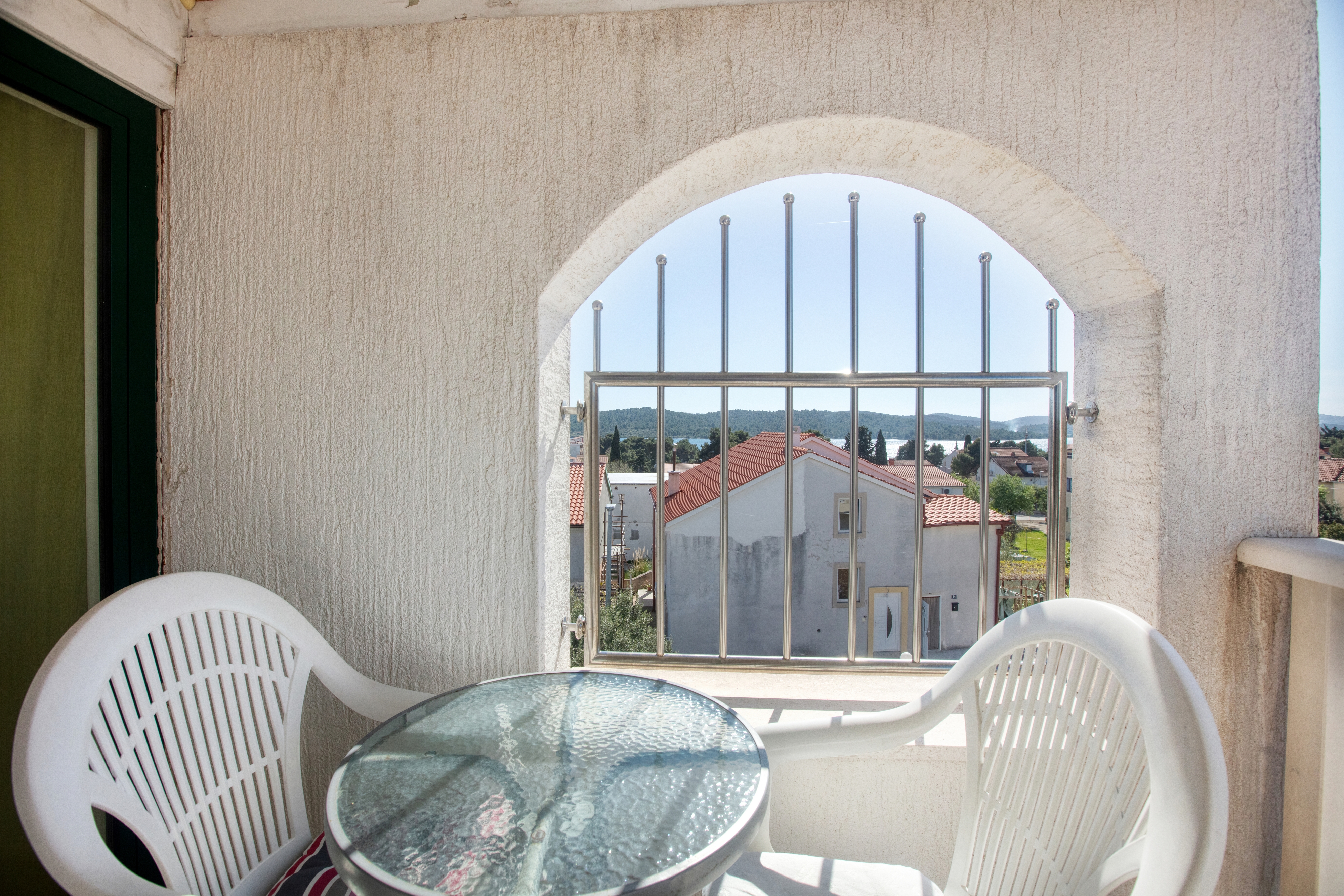 Three bedroom apartment with balcony and sea view Pirovac, Šibenik  A-c
