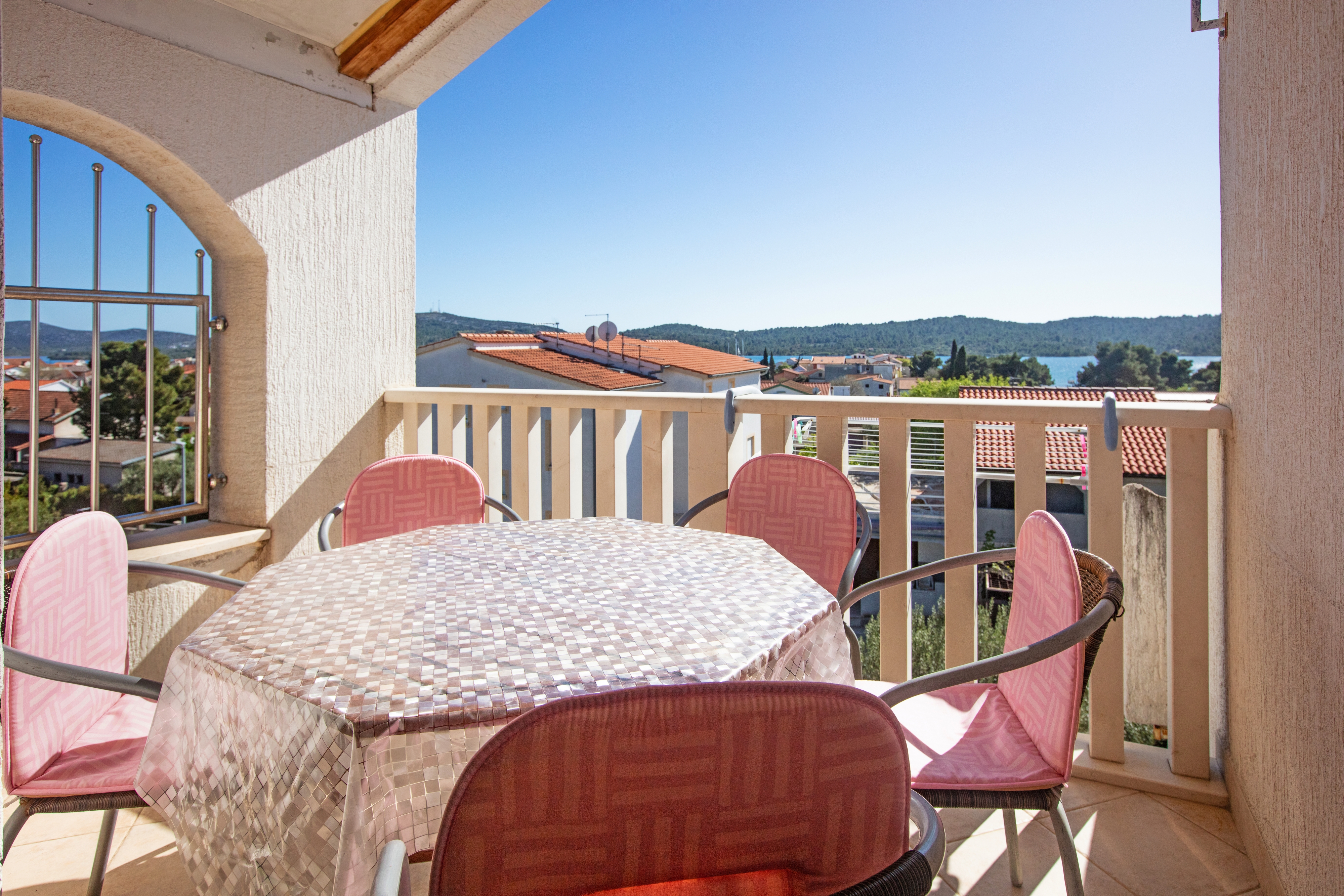 One bedroom apartment with air-conditioning Pirovac, Šibenik  A-d