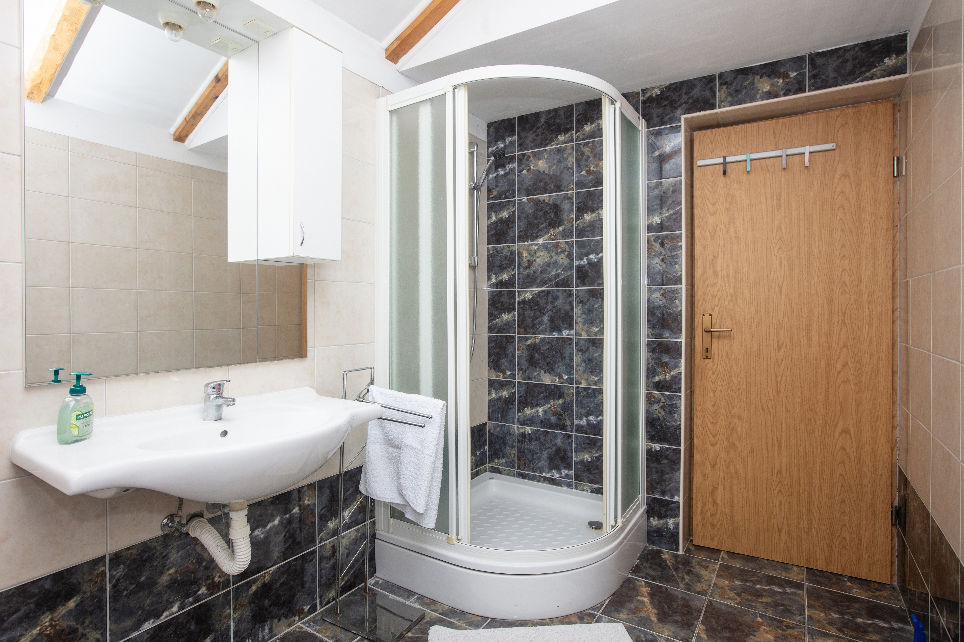 Three bedroom apartment with balcony and sea view Pirovac, Šibenik  A-c